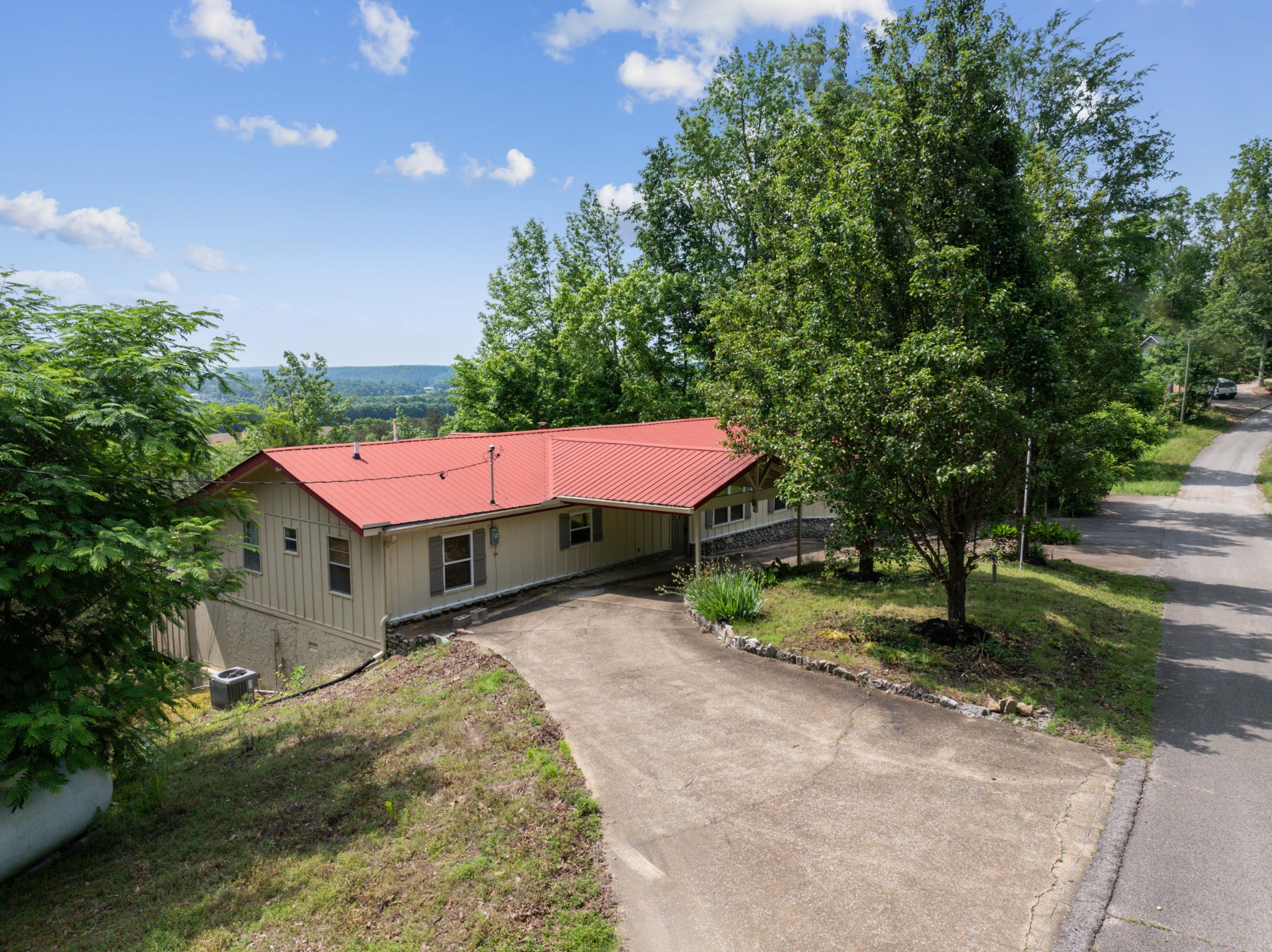 2768 Ridgeway Dr Property Photo 10
