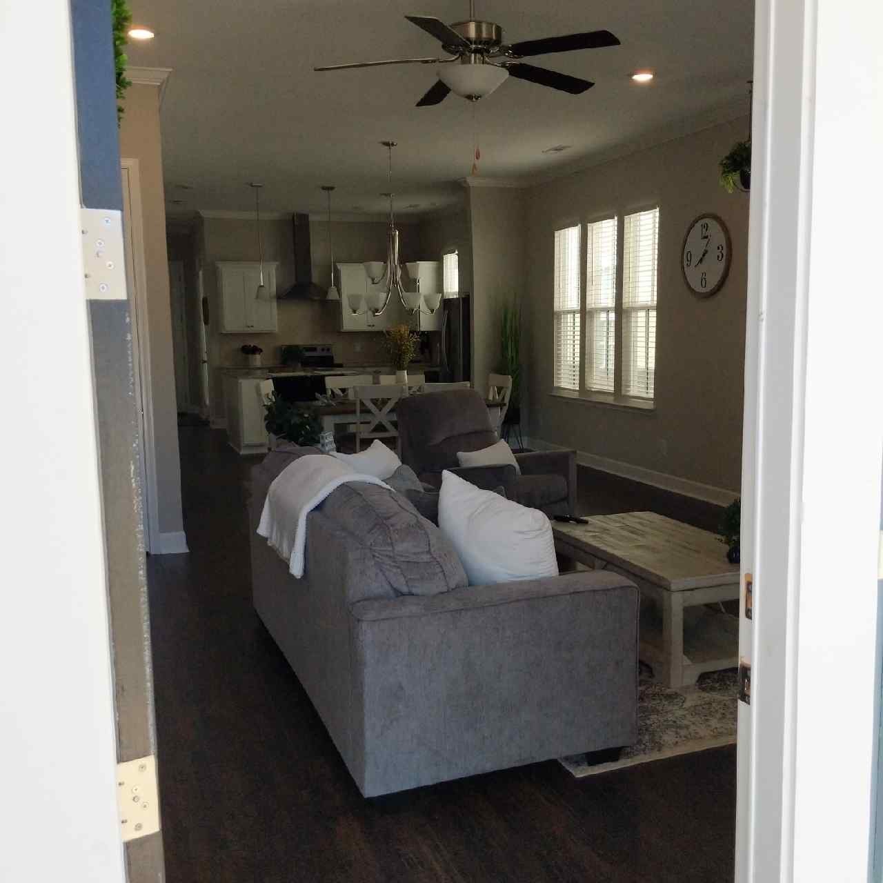 708 Goswell Dr Property Photo 4