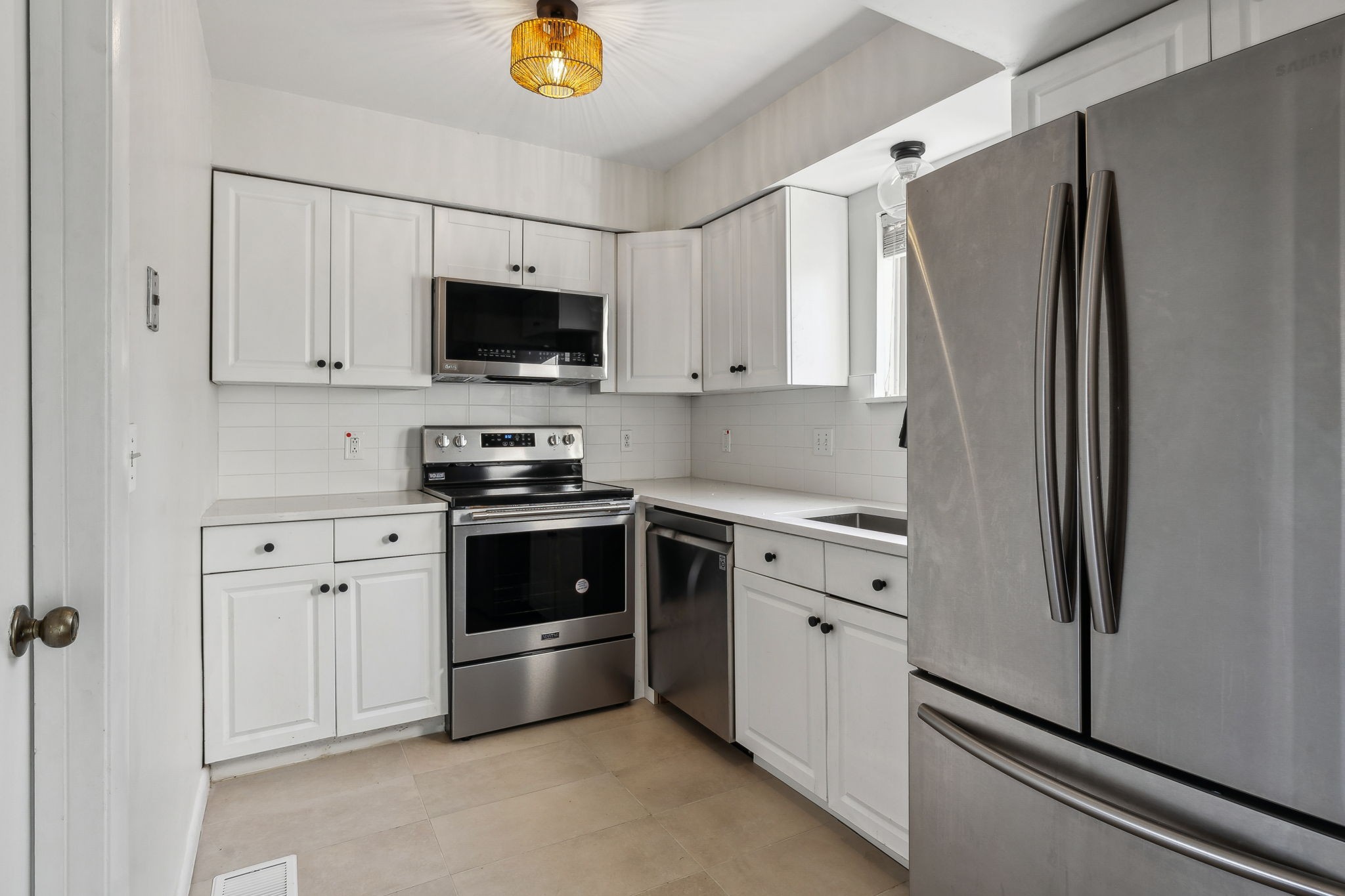 330 Summit Ridge Cir Property Photo 18