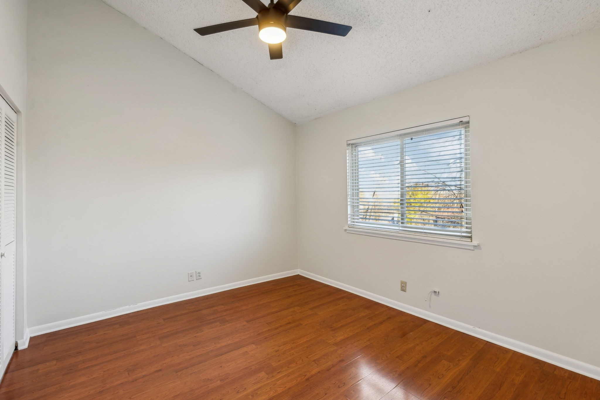 330 Summit Ridge Cir Property Photo 21