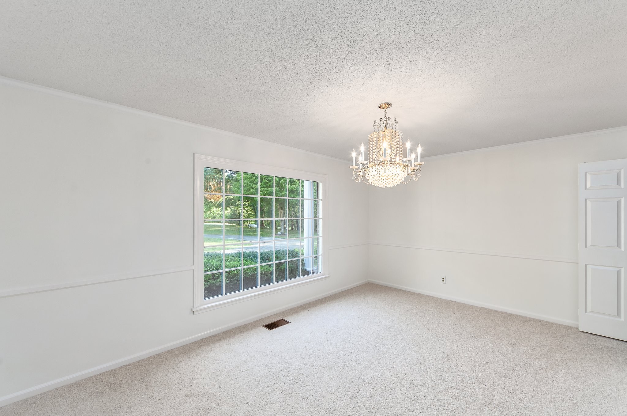 825 Barham Ln Property Photo 16