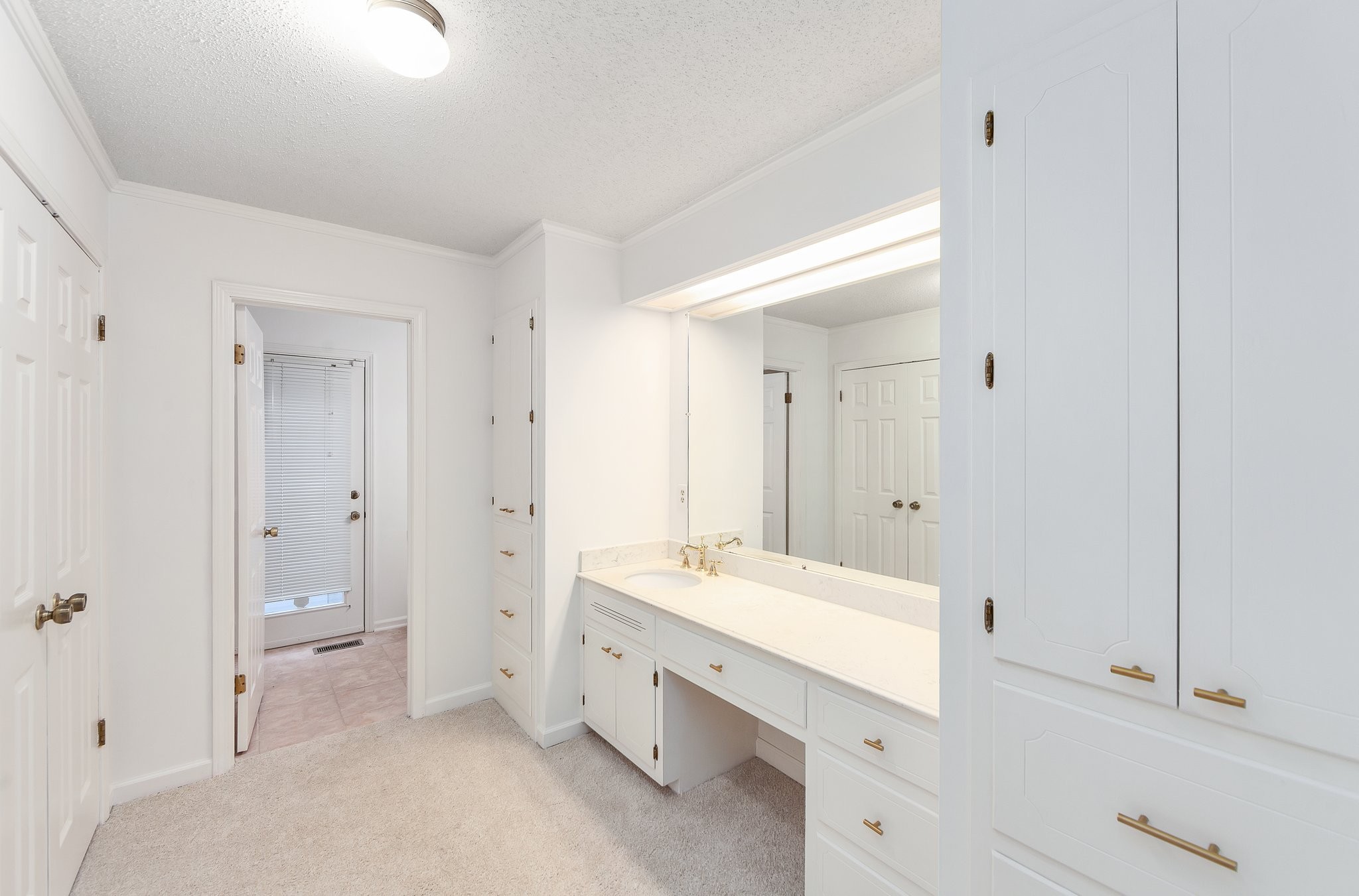 825 Barham Ln Property Photo 33