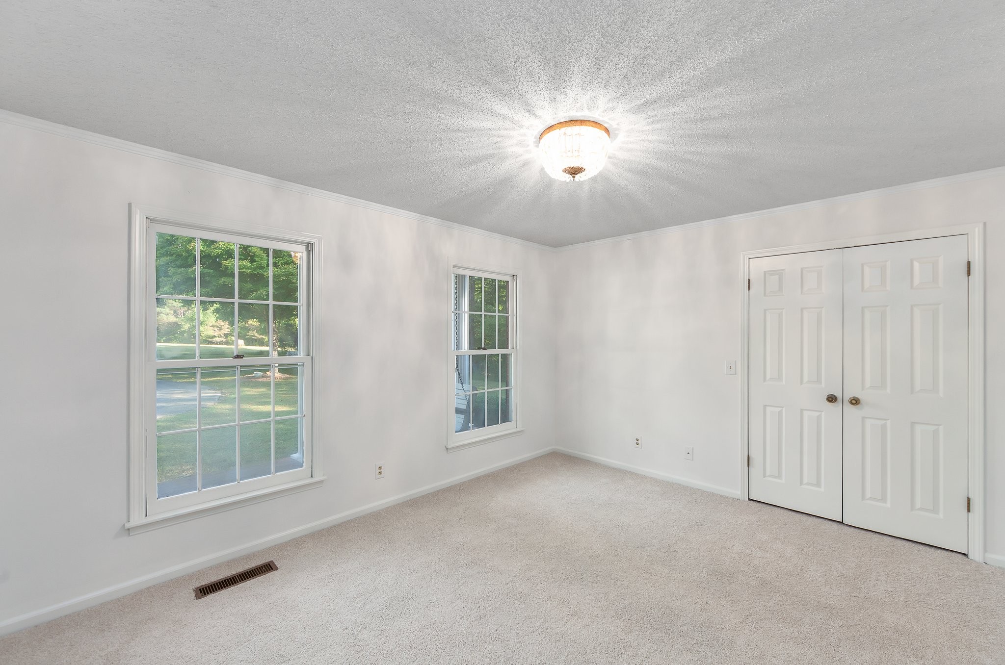 825 Barham Ln Property Photo 34