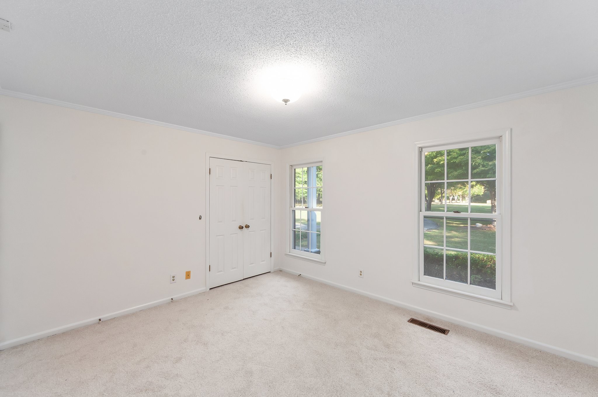 825 Barham Ln Property Photo 36
