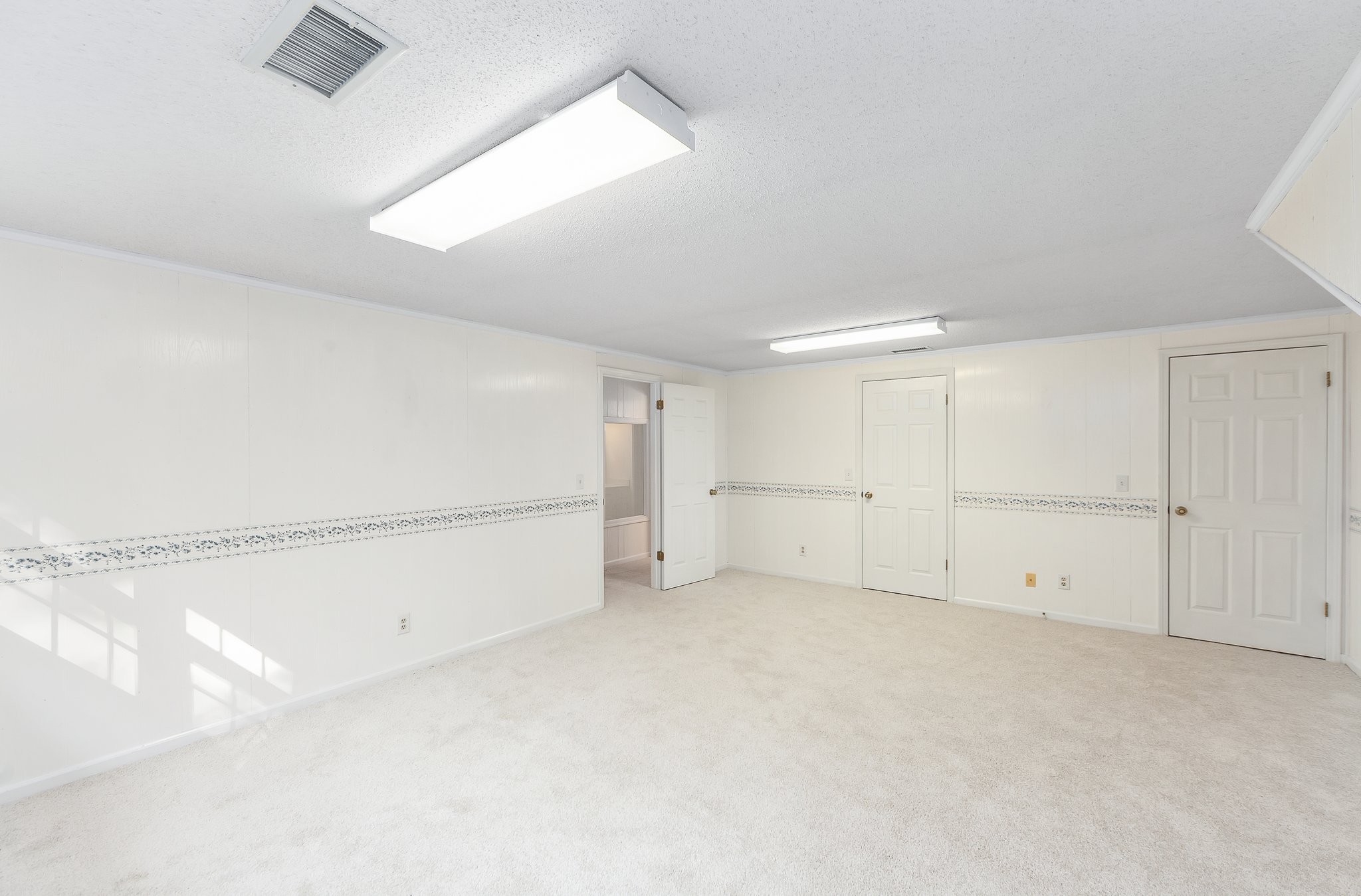 825 Barham Ln Property Photo 39