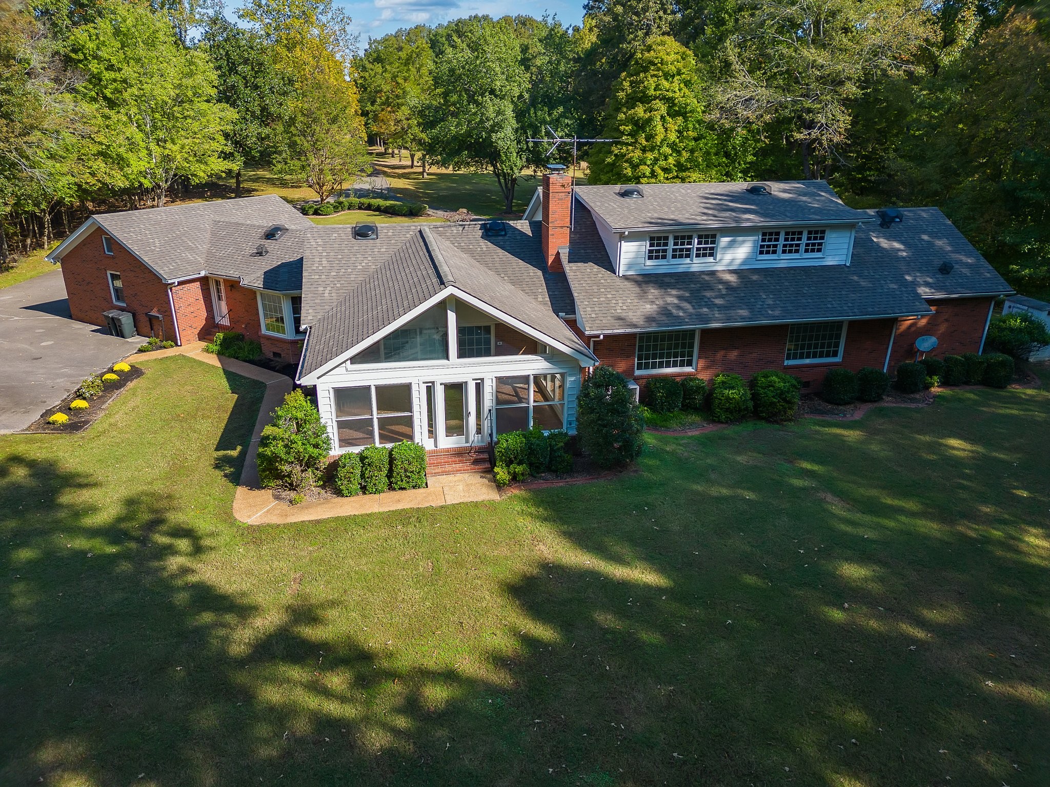 825 Barham Ln Property Photo 46
