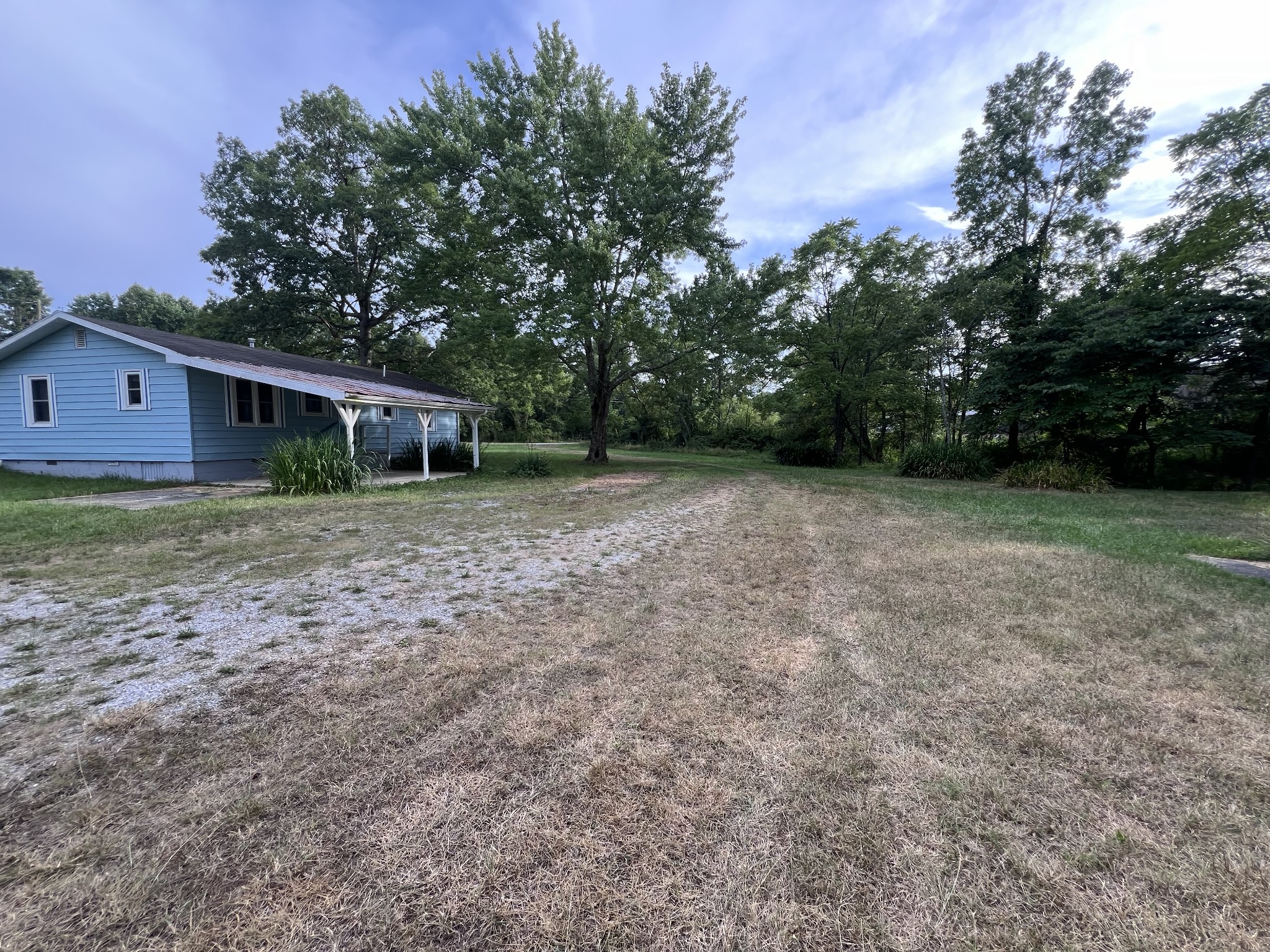 636 Highland Dr Property Photo 3