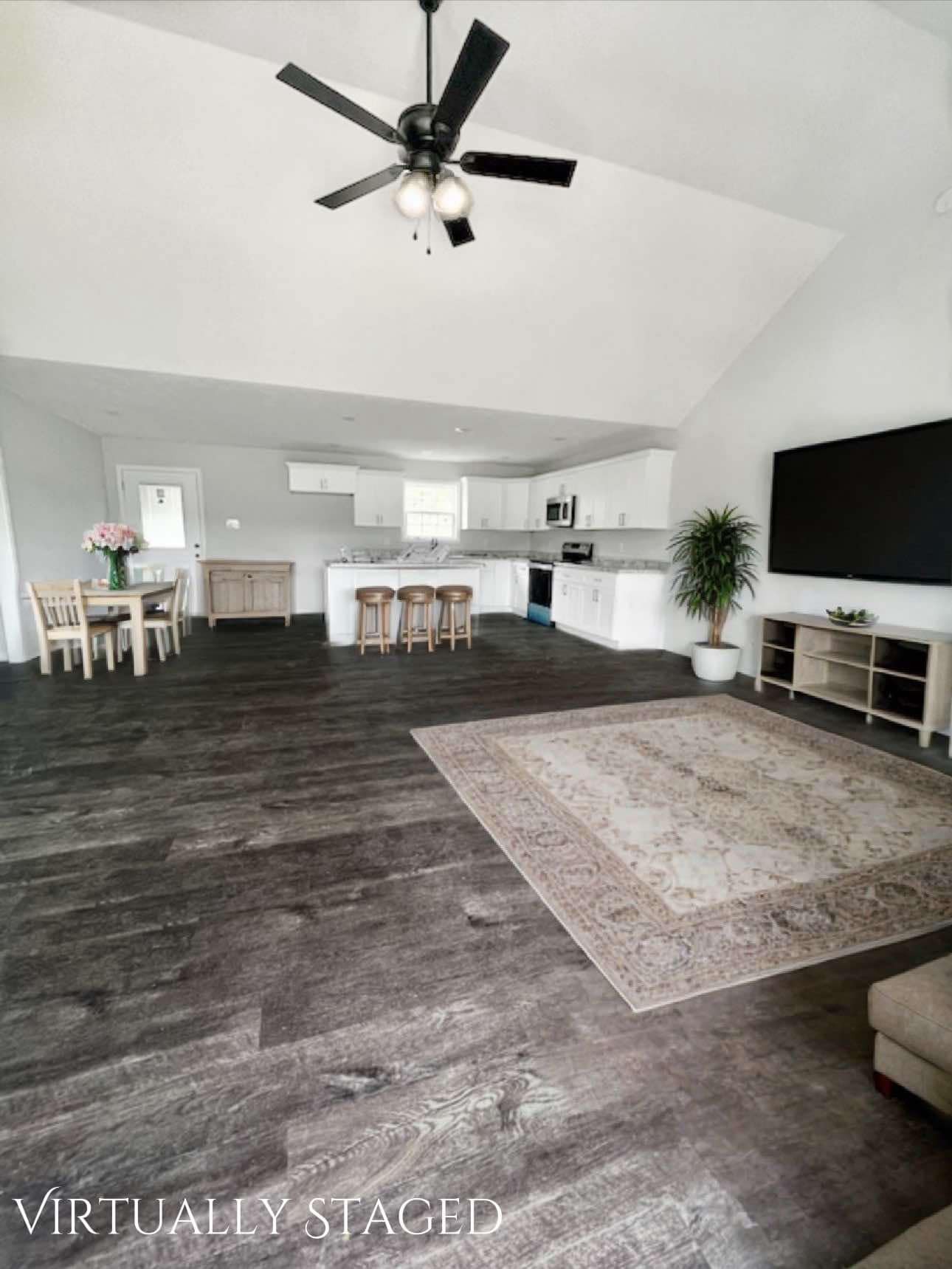 1514 Ellie Claire Way Property Photo 2