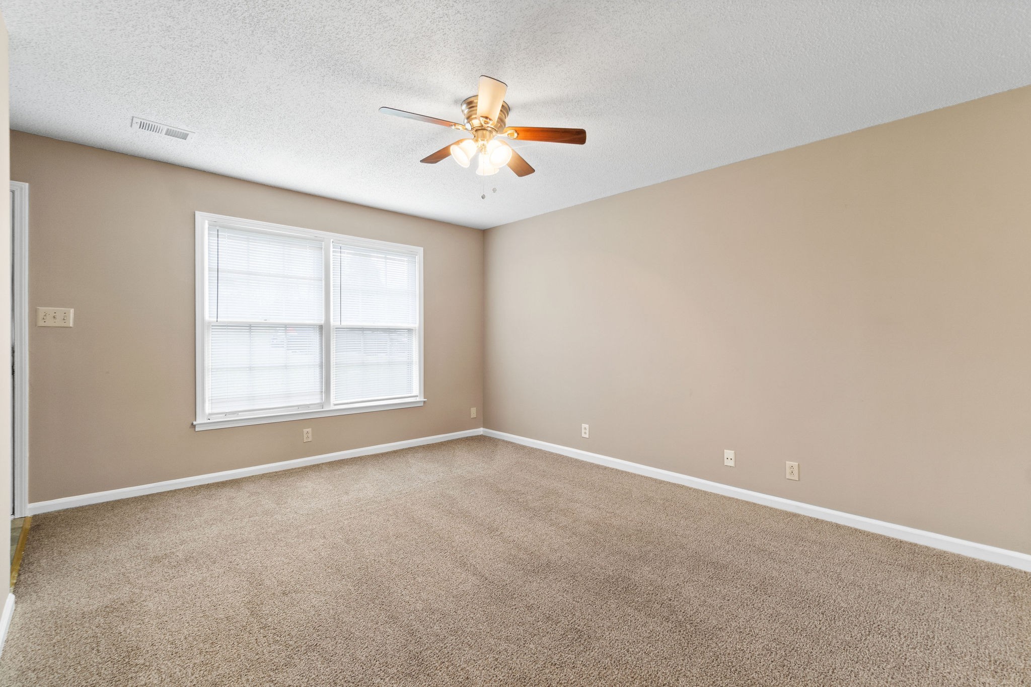 179 Harrier Ct Property Photo 4