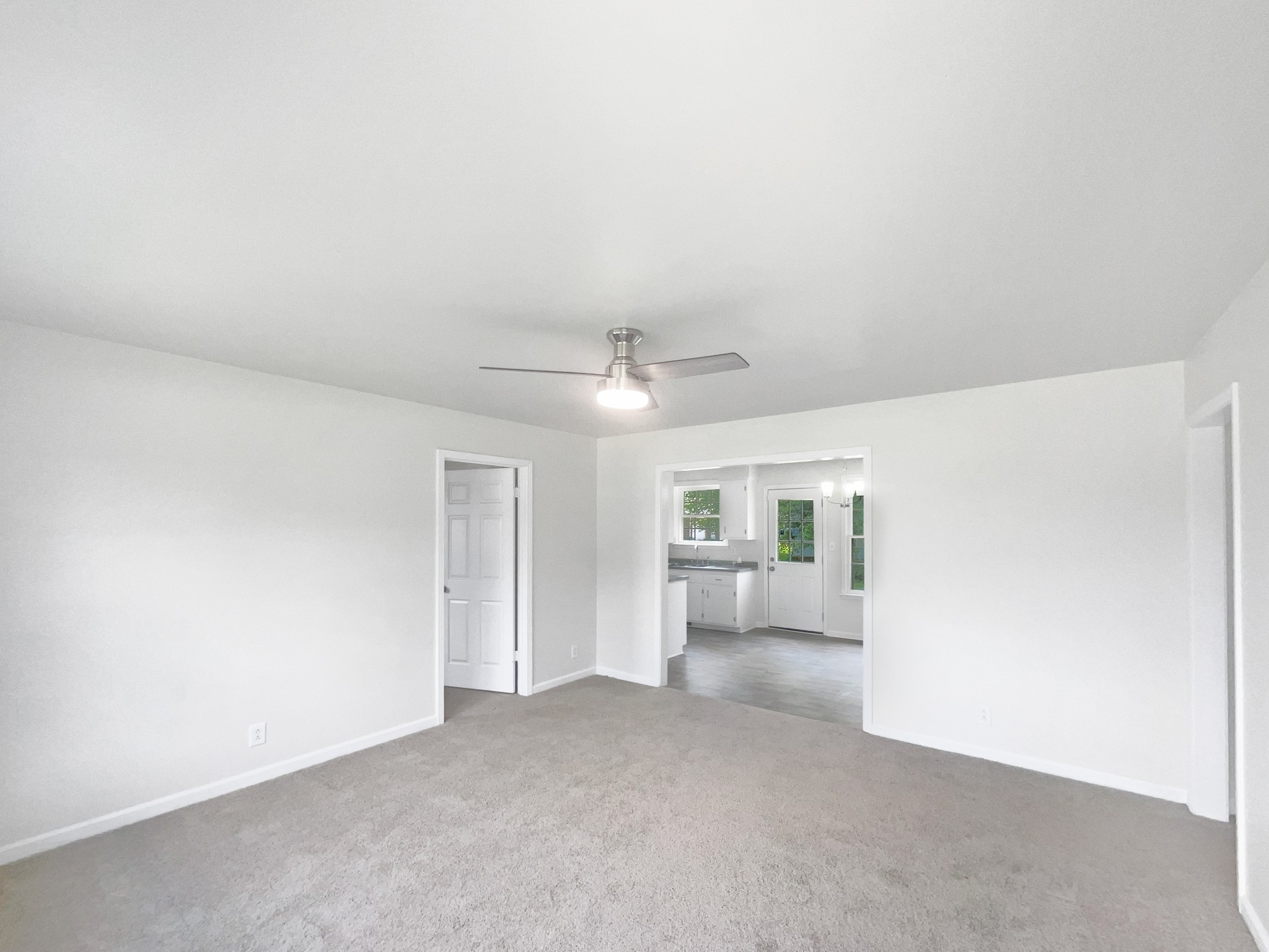902 Leigh Ct Property Photo 3