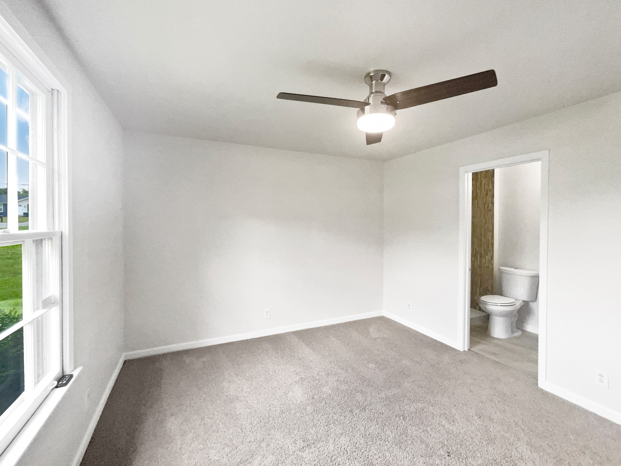 902 Leigh Ct Property Photo 5