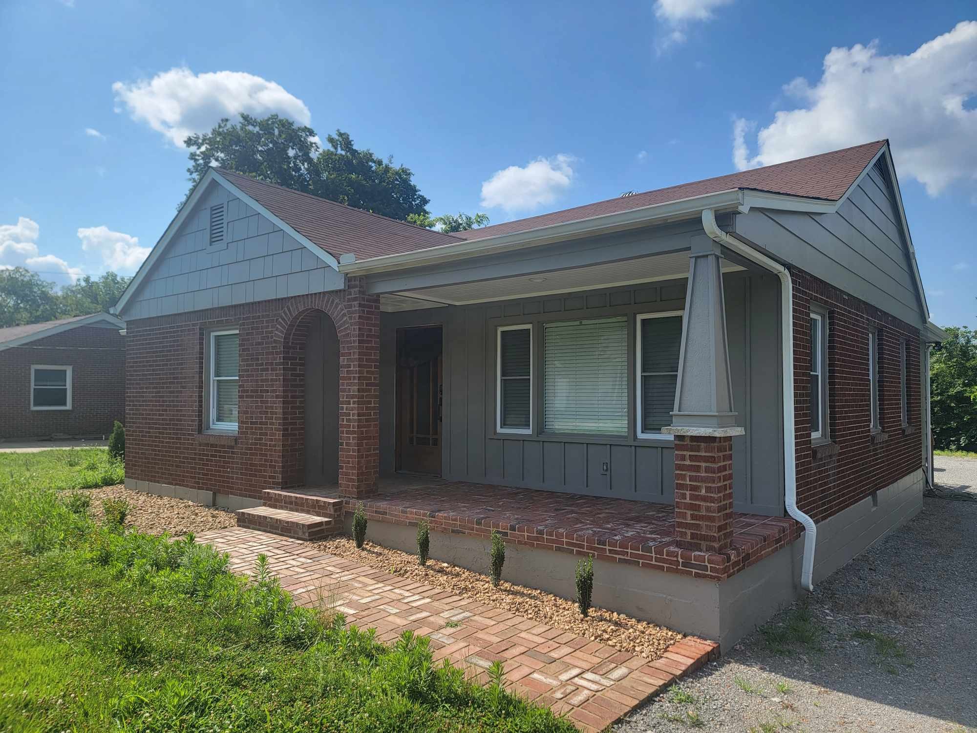 111 Campus Dr Property Photo 1