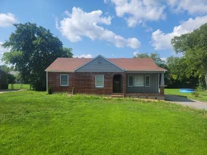 111 Campus Dr Property Photo 3
