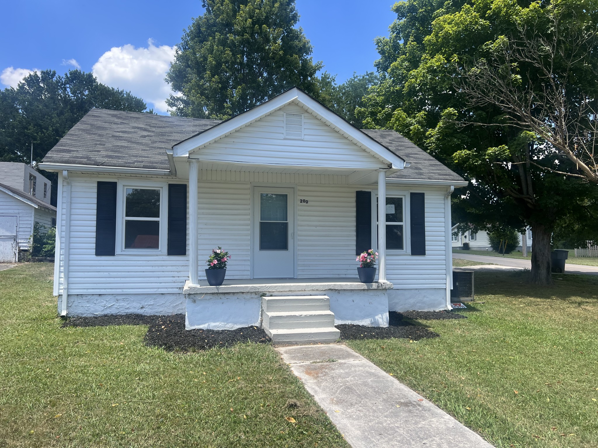 200 Clark Blvd Property Photo 1