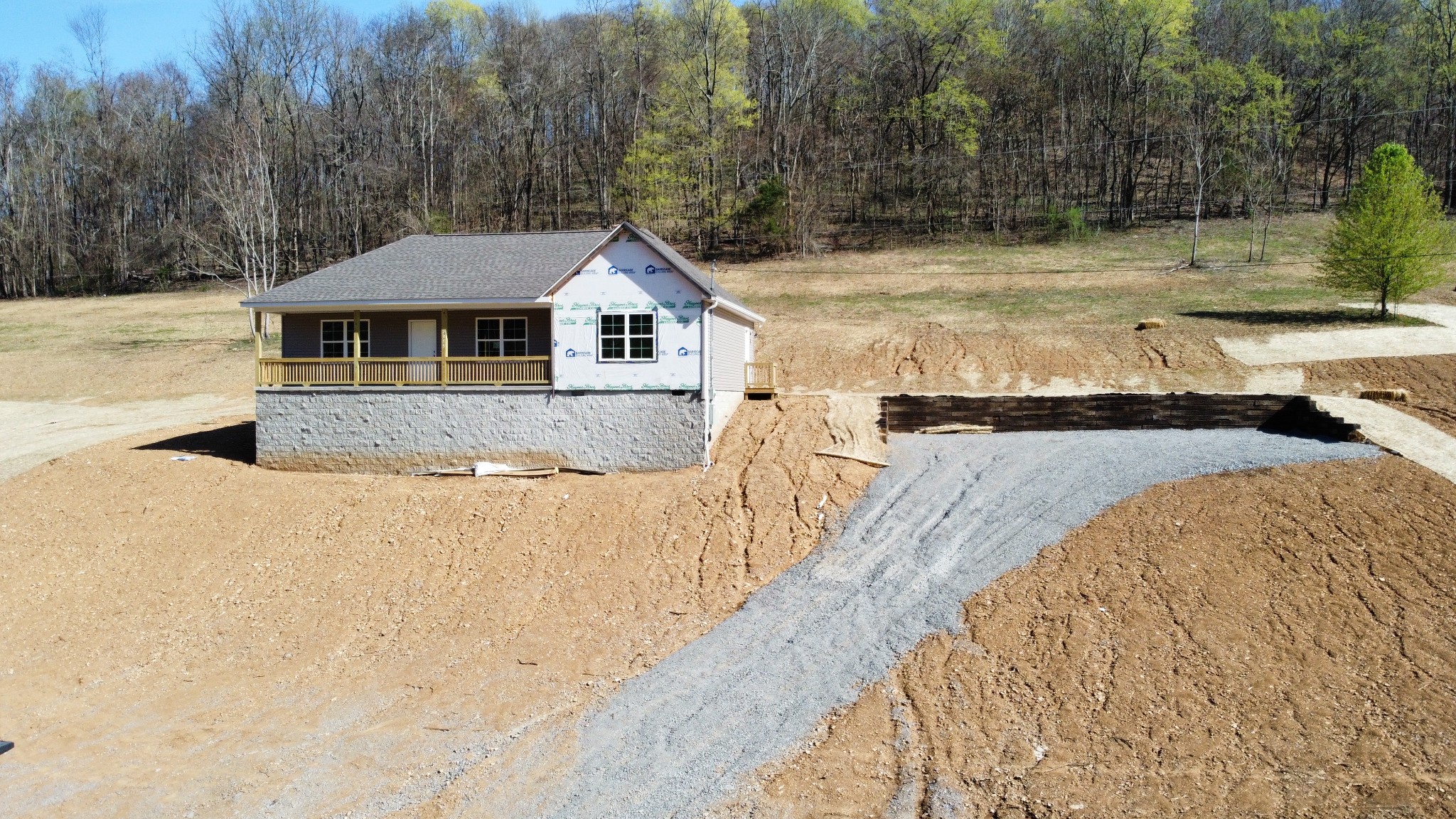 2075 Collier Road Property Photo 2