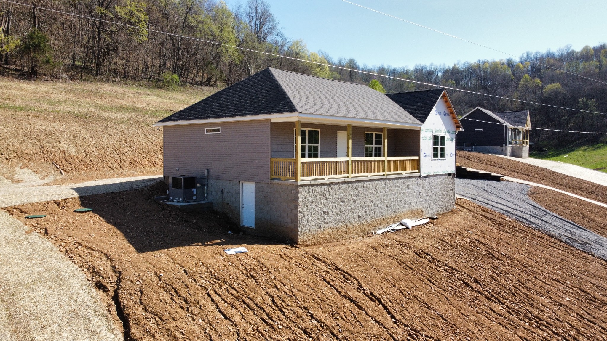 2075 Collier Road Property Photo 5
