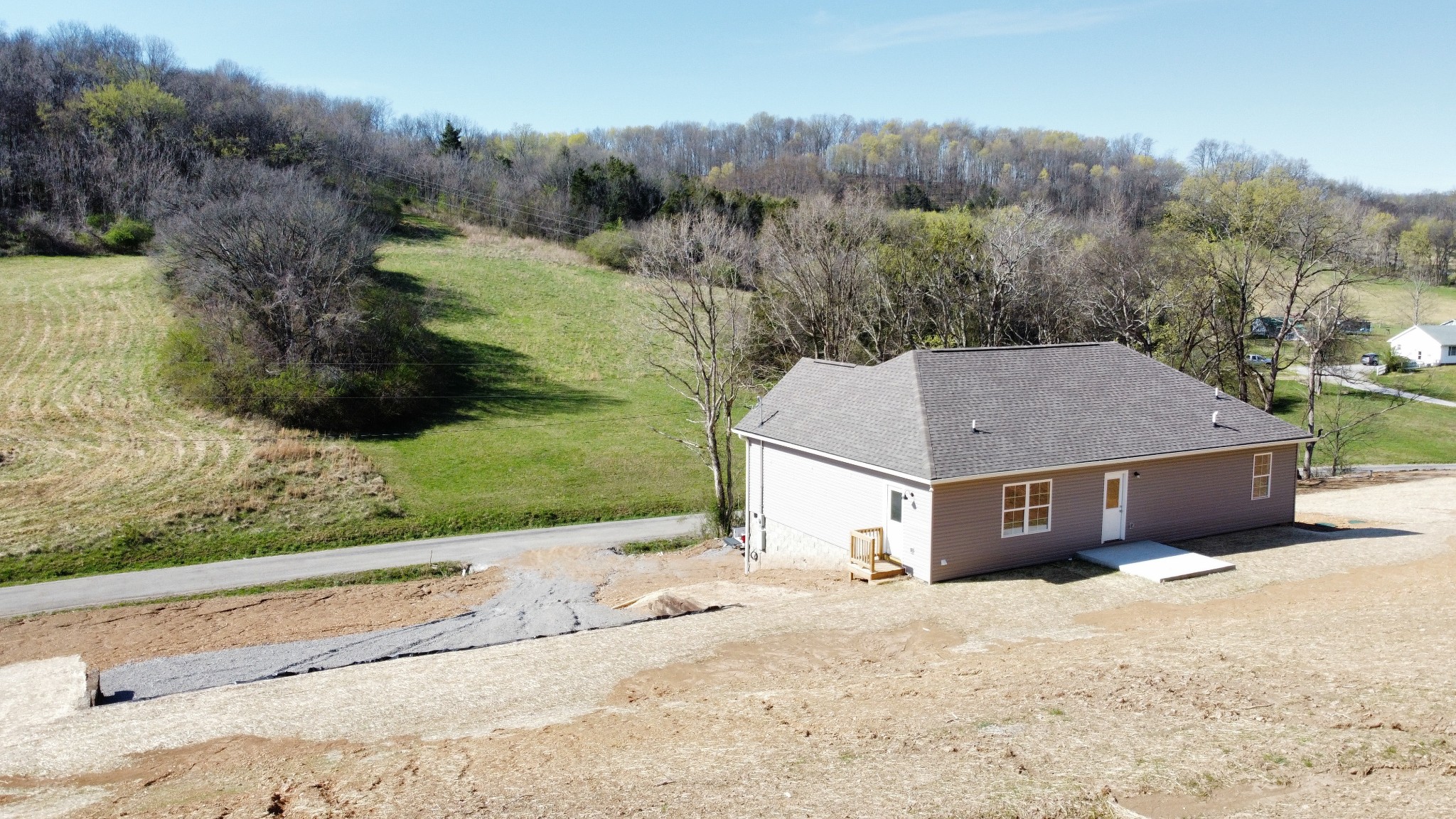 2075 Collier Road Property Photo 6