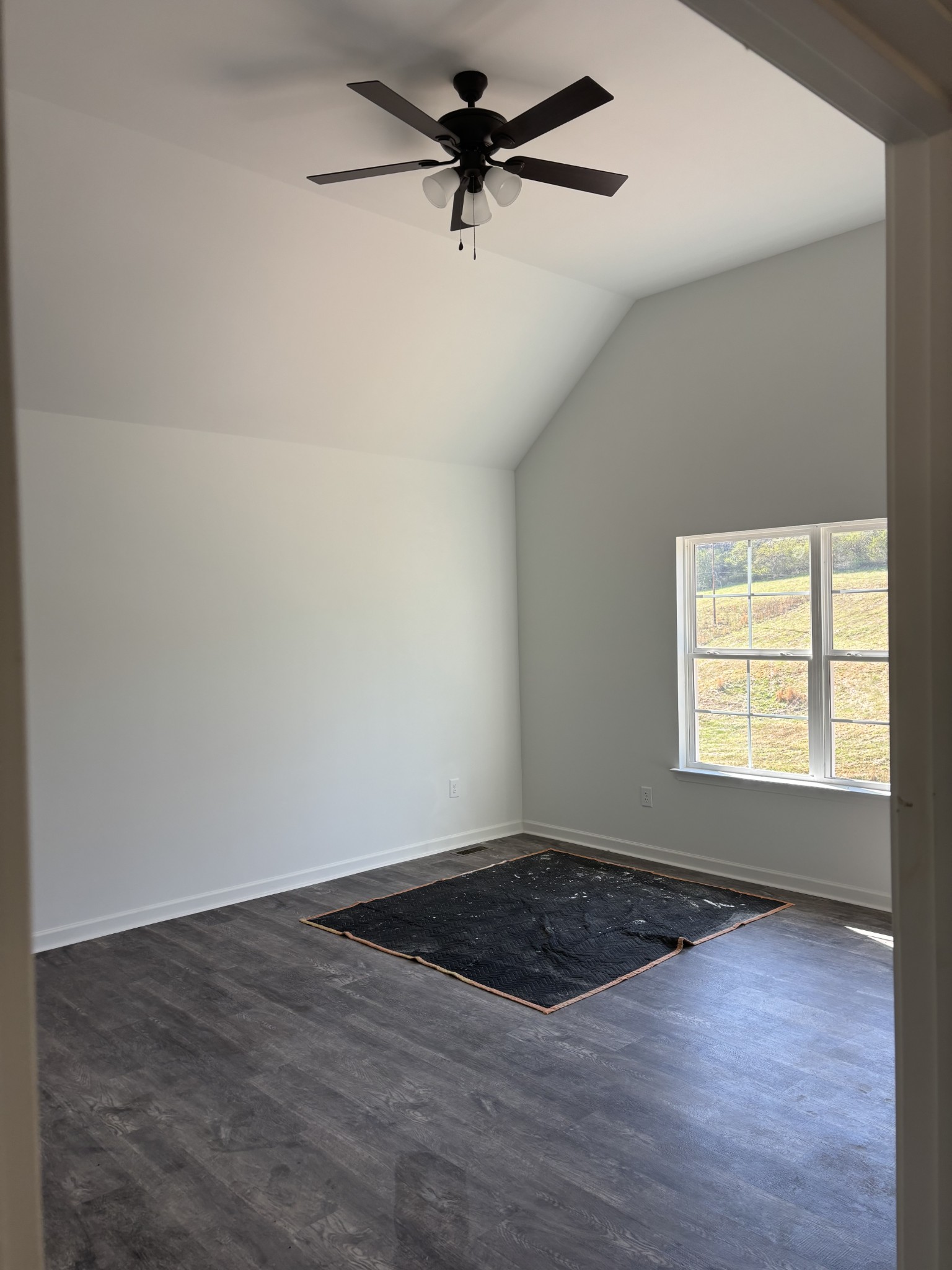2075 Collier Road Property Photo 10
