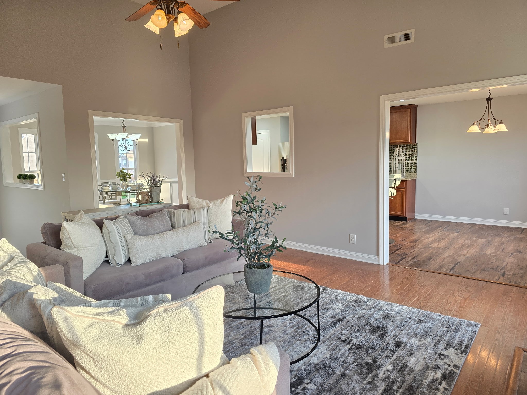 894 Samantha Ln Property Photo 10