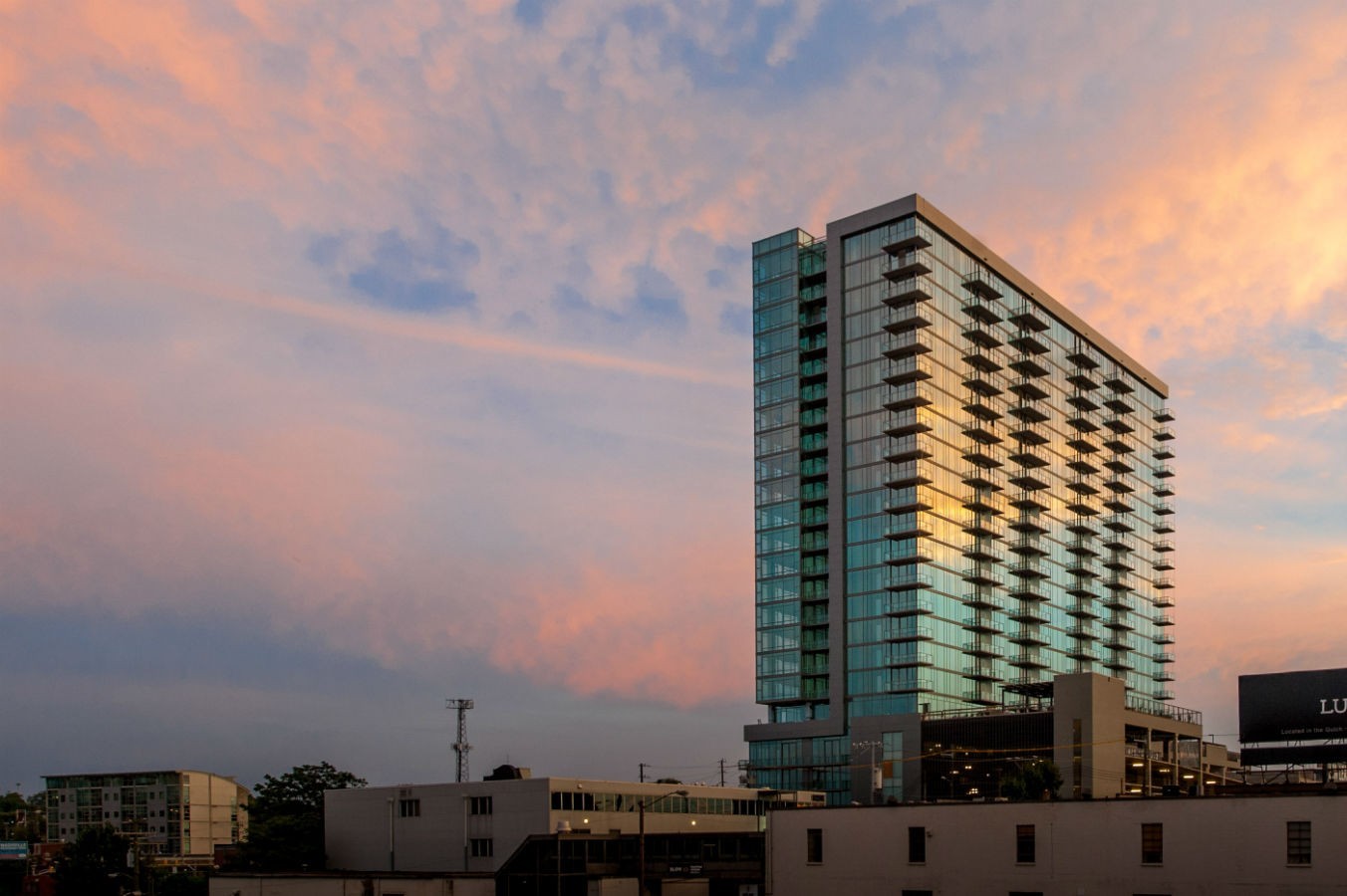 1212 Laurel St Property Photo 2