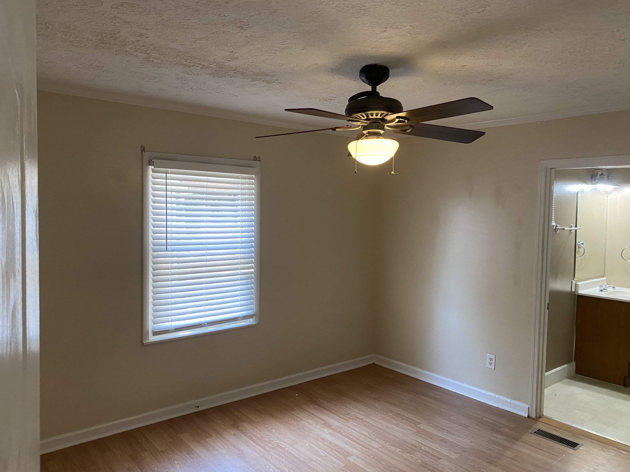 652 Trimble Ave Property Photo 16