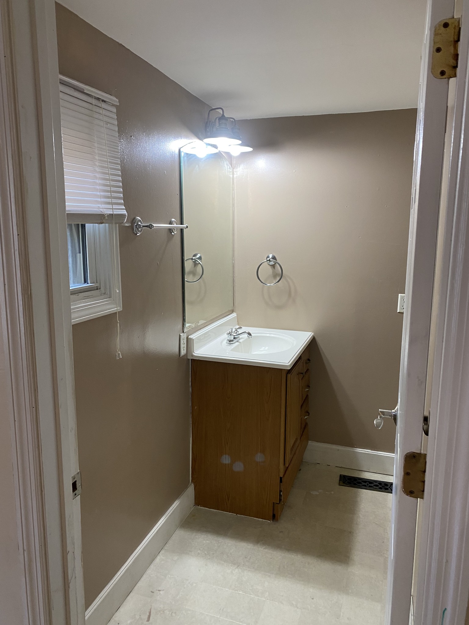 652 Trimble Ave Property Photo 18