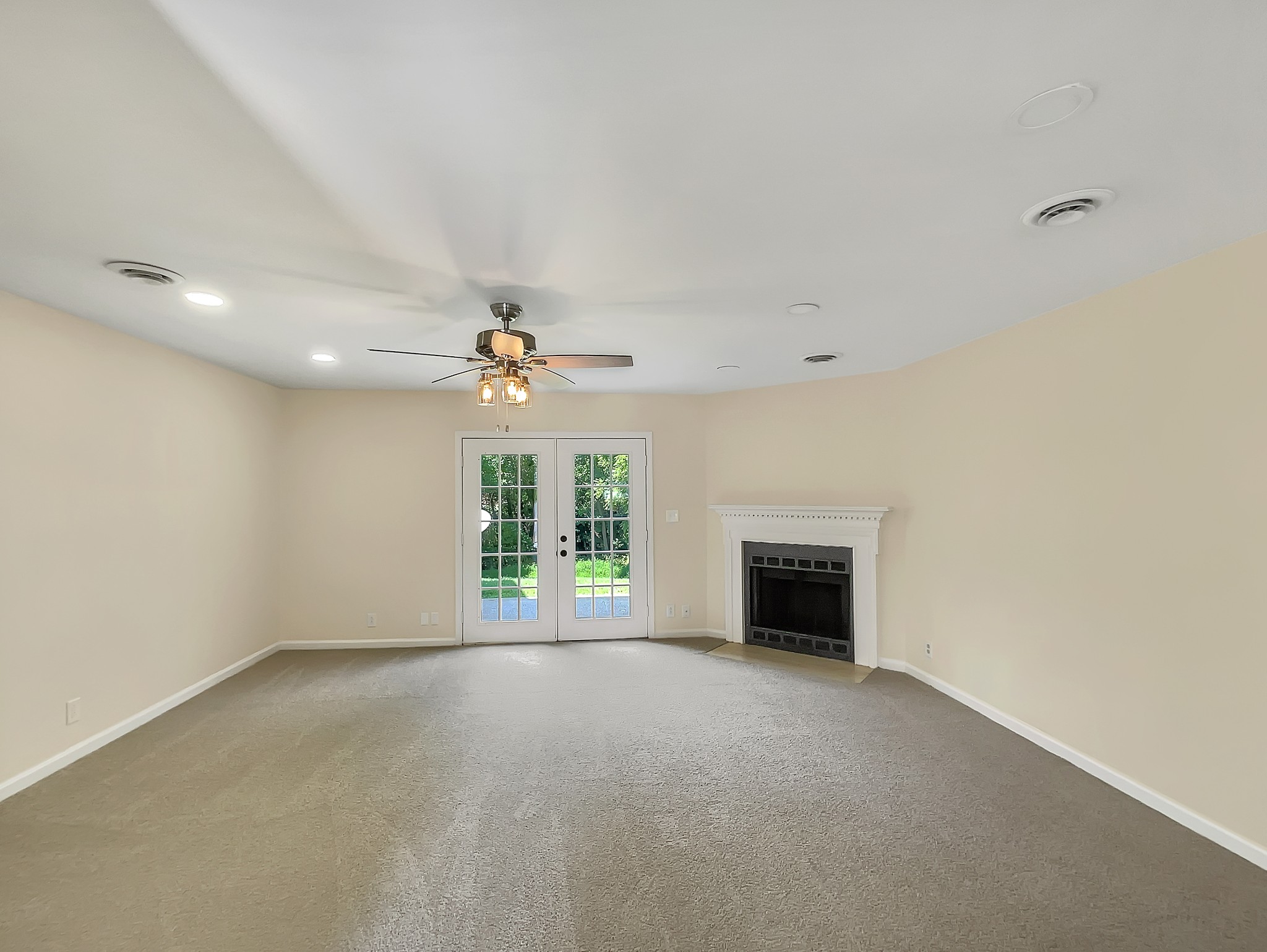 111 Azalea Ct Property Photo 3