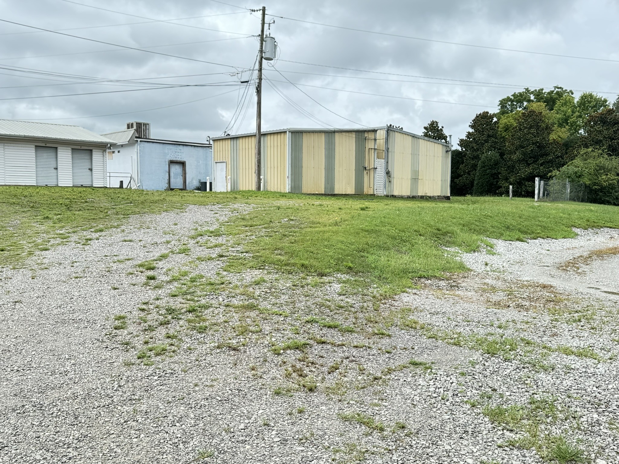 913 S College St Property Photo 11