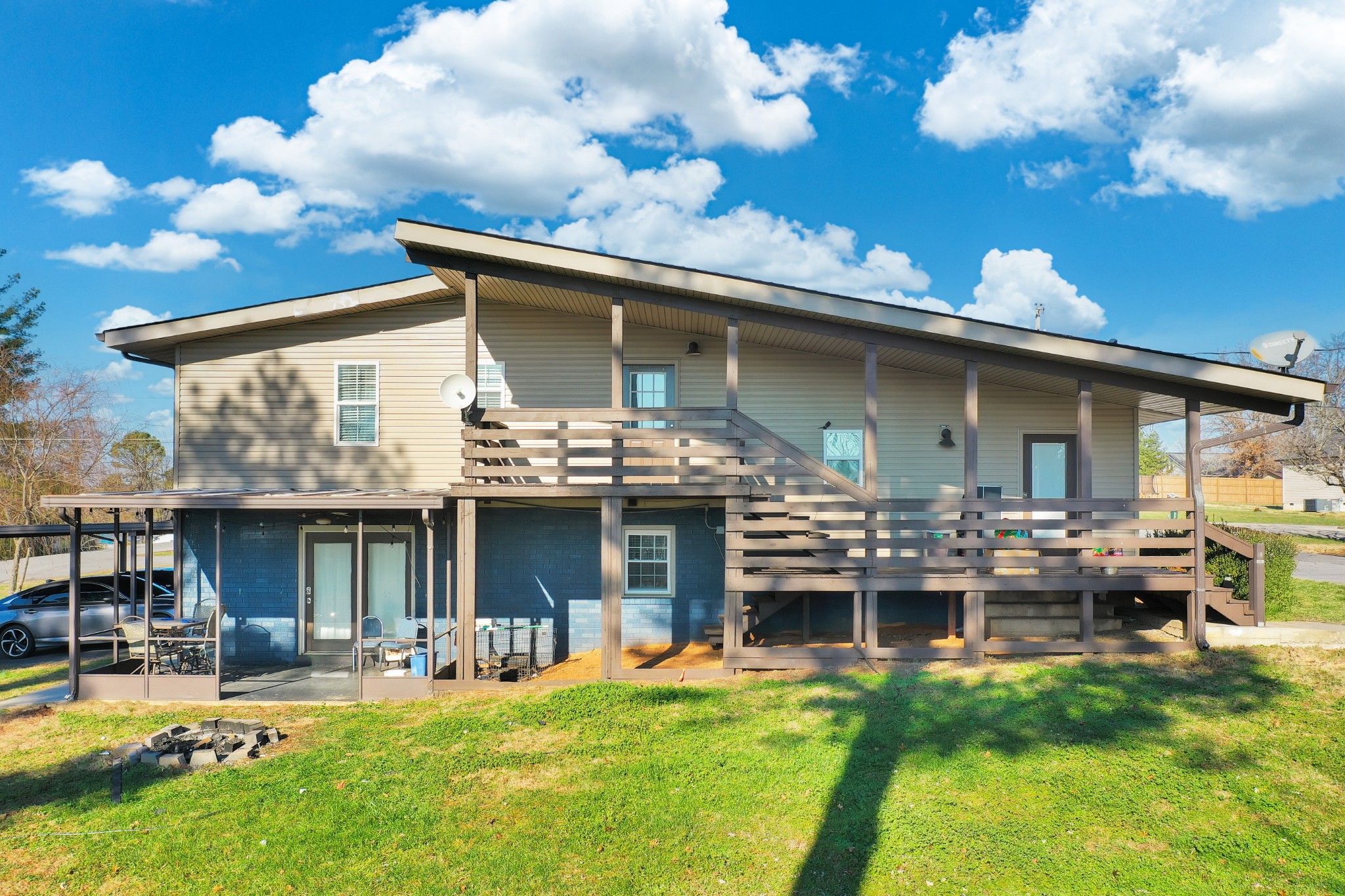 300 Scenic Dr Property Photo 4