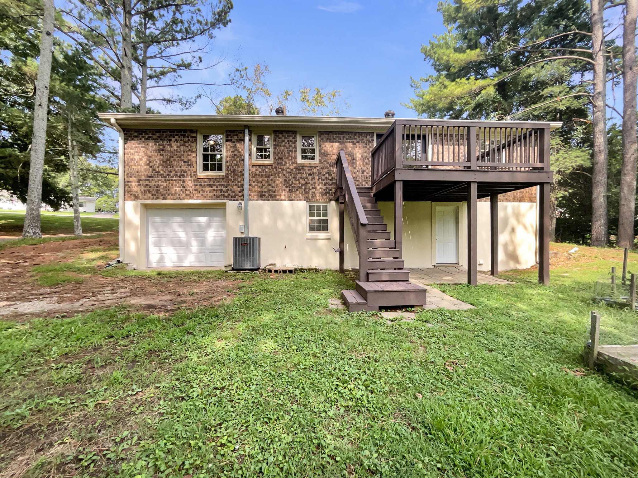 655 Colburn Dr Property Photo 8