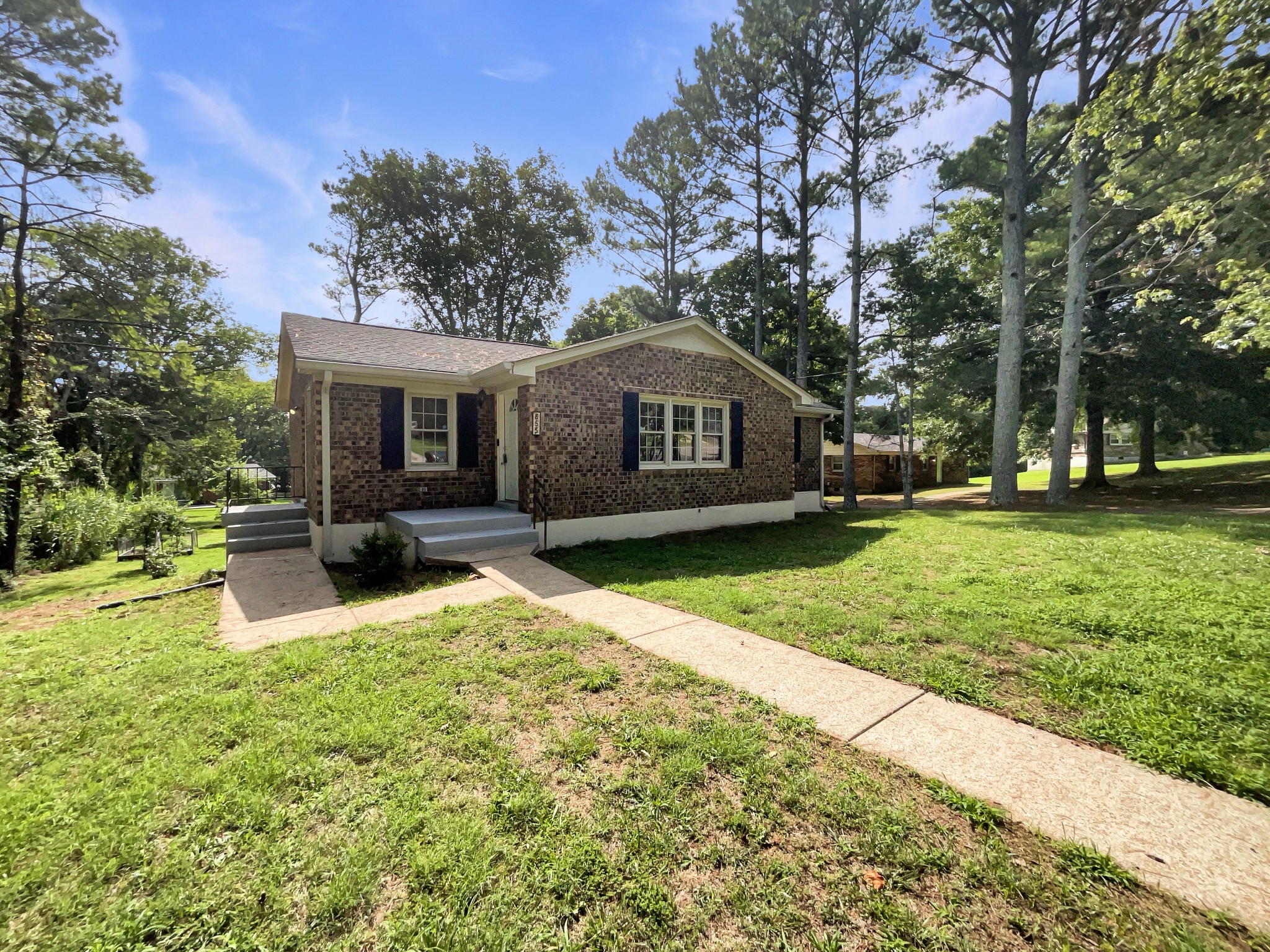 655 Colburn Dr Property Photo 9