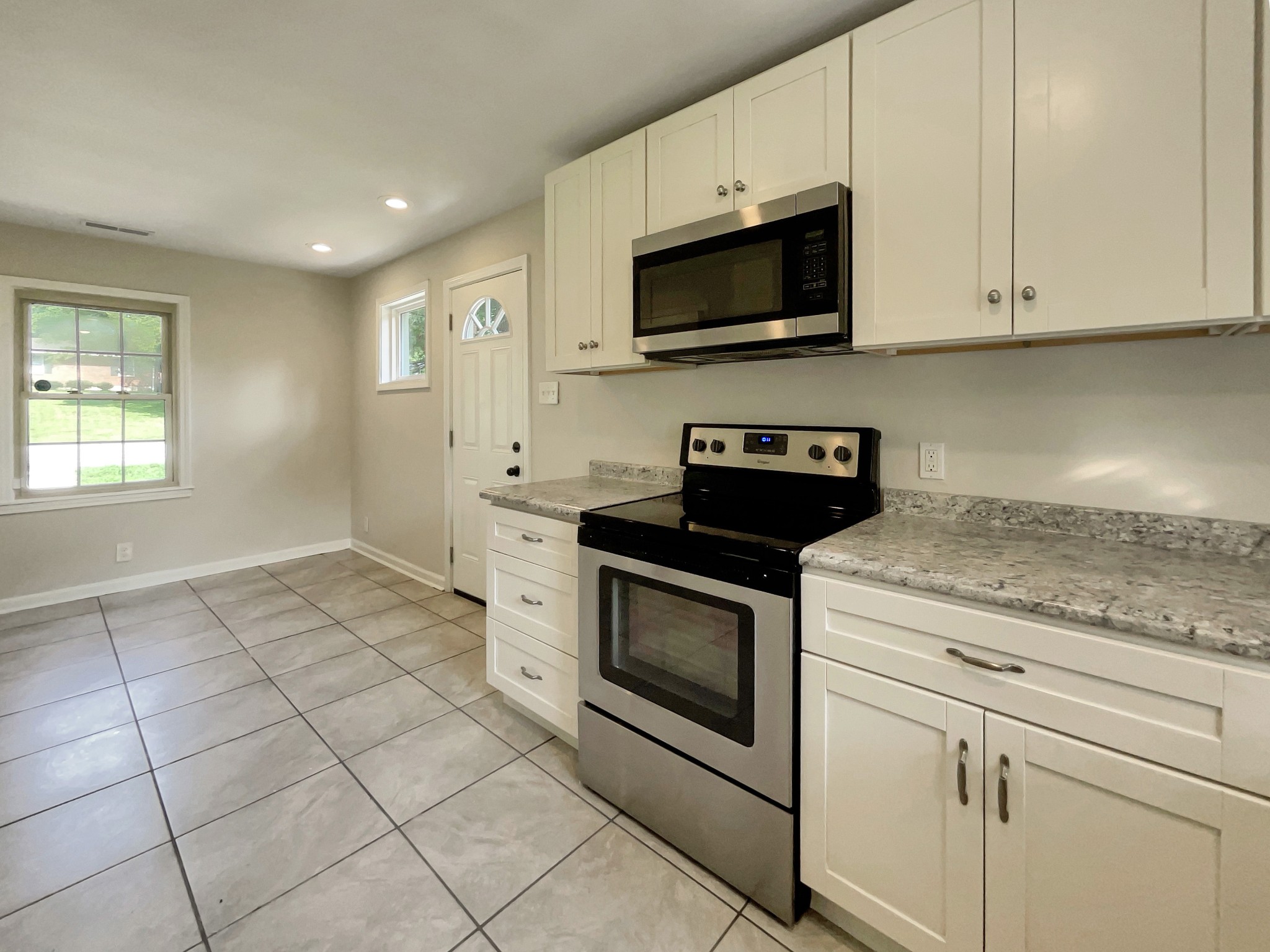 655 Colburn Dr Property Photo 12