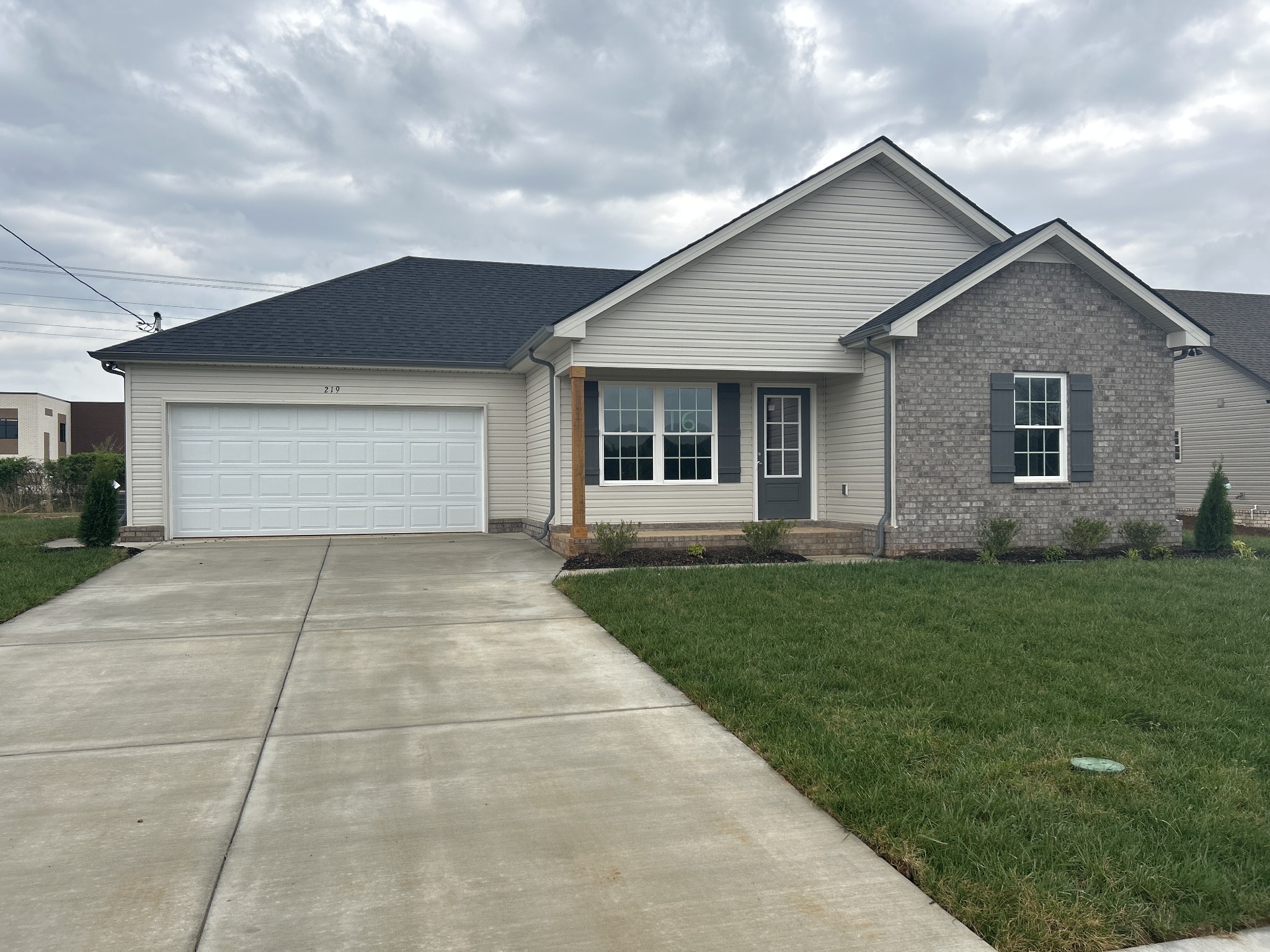 103 Meadowbrook Dr Property Photo 1