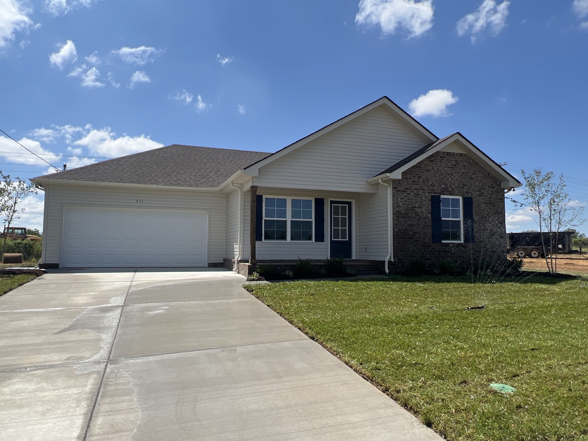 103 Meadowbrook Dr Property Photo 4