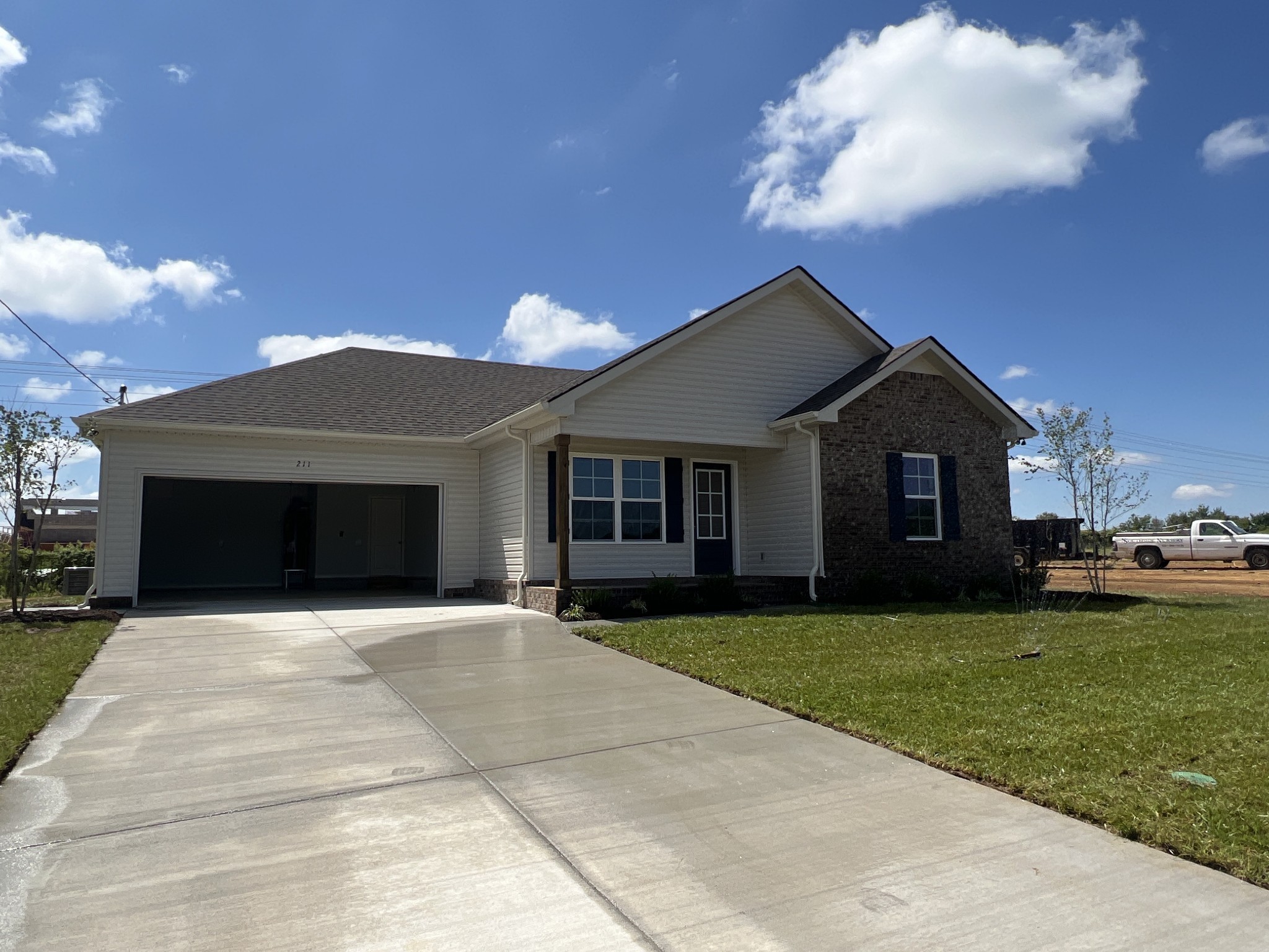 103 Meadowbrook Dr Property Photo 7