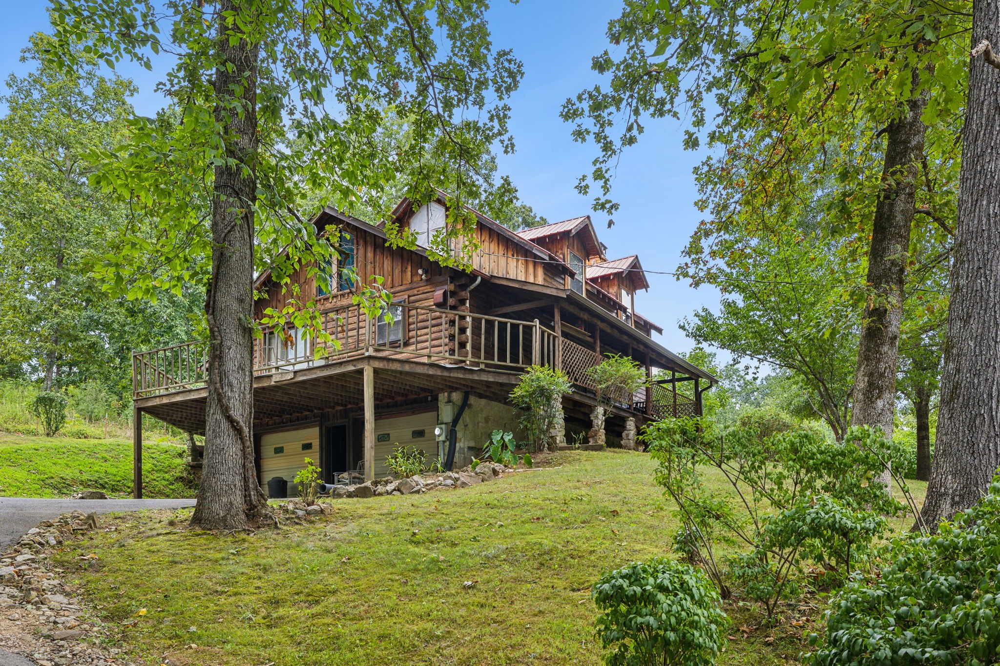 858 Highway 100, W Property Photo 1