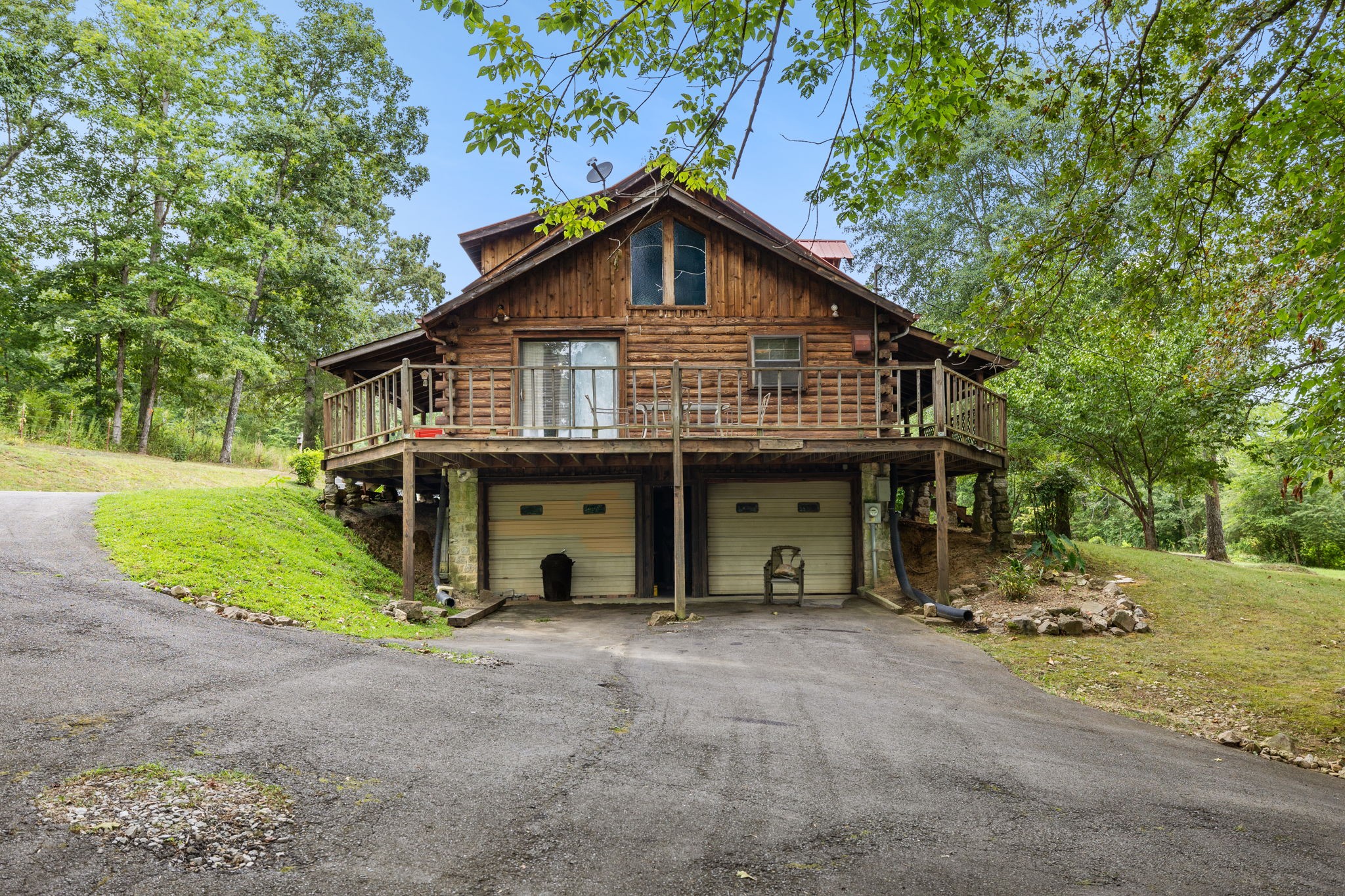858 Highway 100, W Property Photo 2