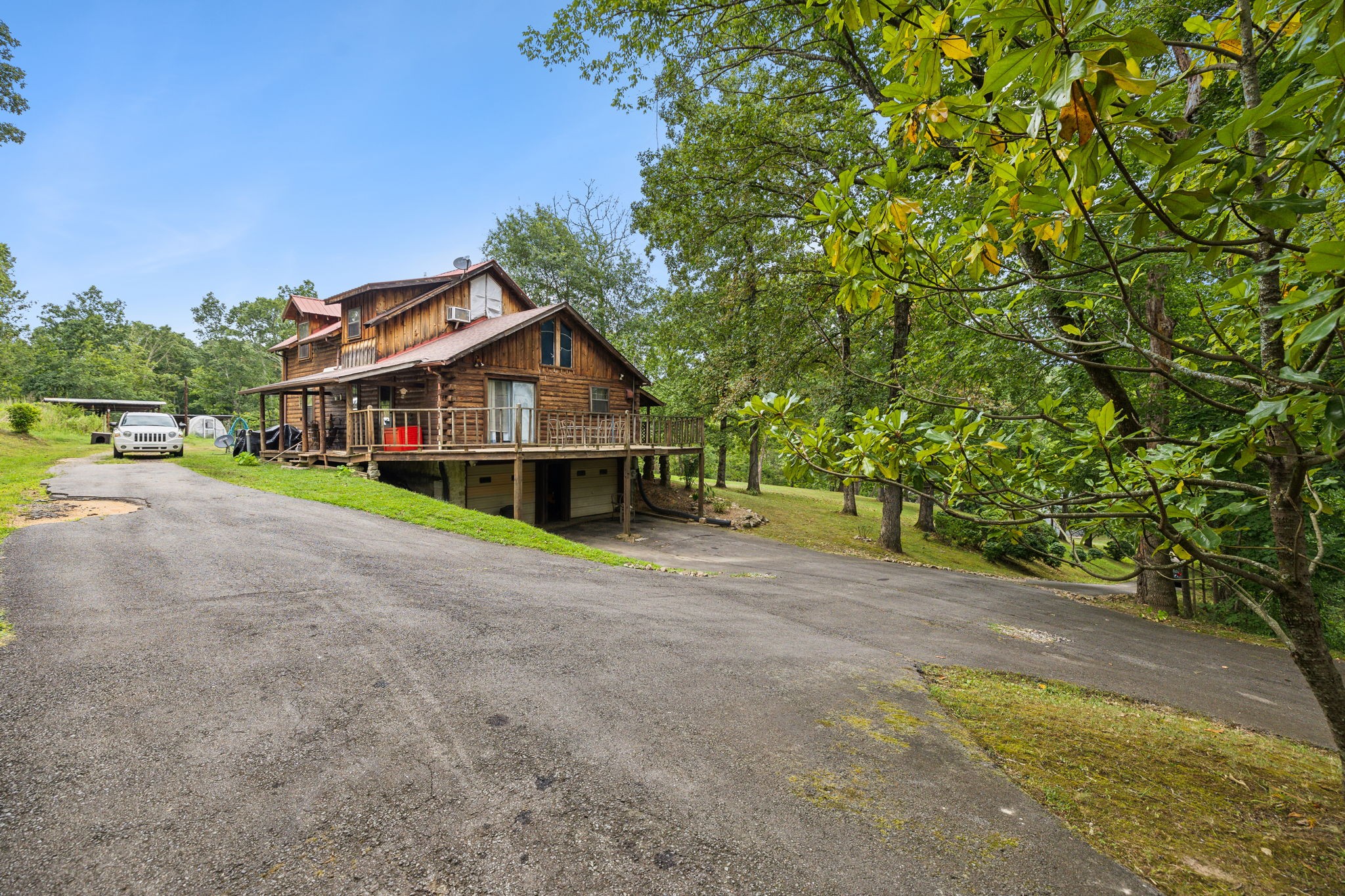 858 Highway 100, W Property Photo 3