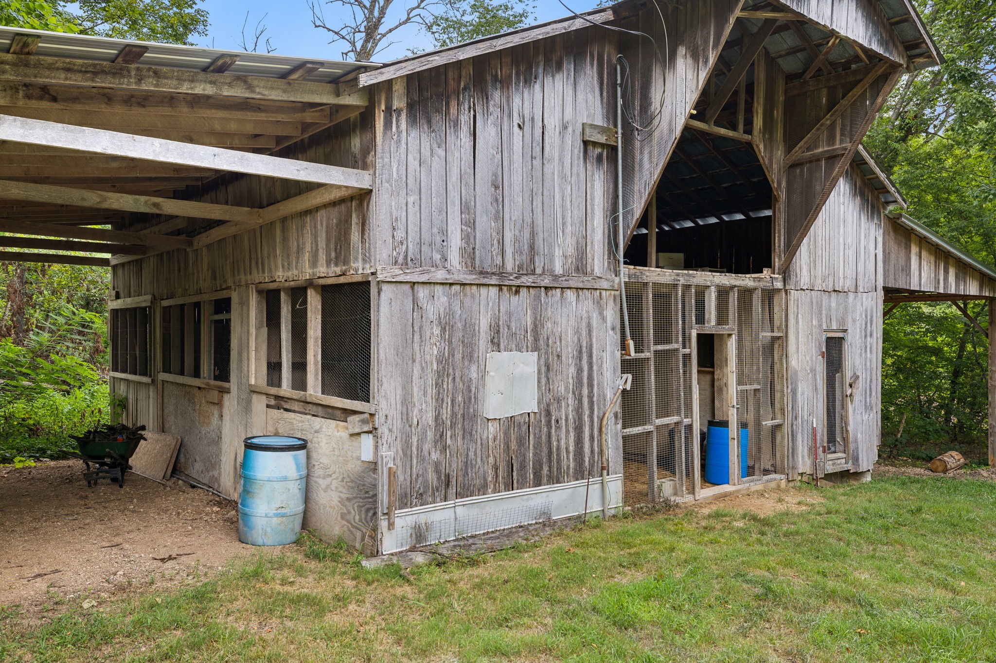 858 Highway 100, W Property Photo 45