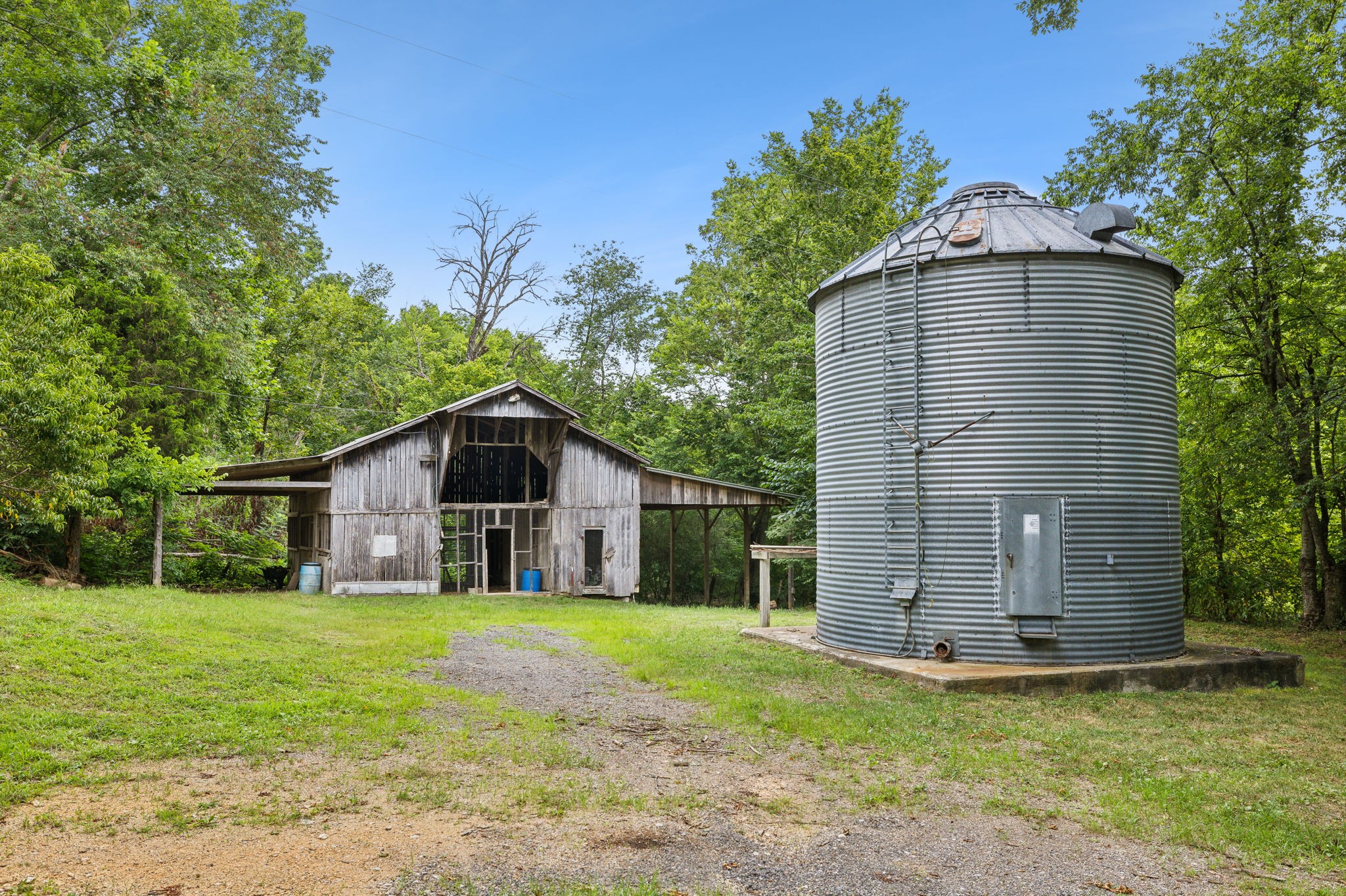858 Highway 100, W Property Photo 48