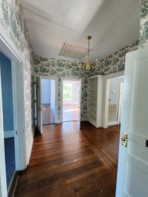 432 E Main St Property Photo 9