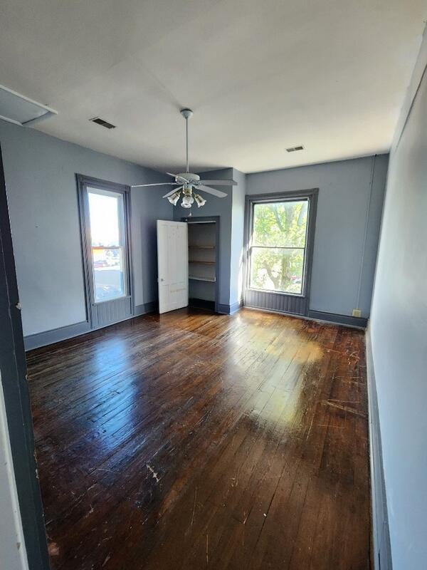 432 E Main St Property Photo 11