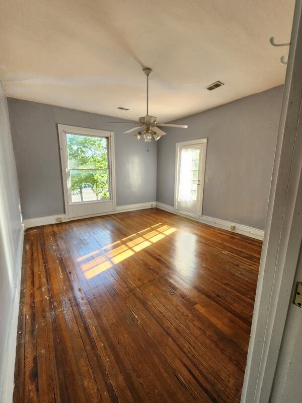 432 E Main St Property Photo 12