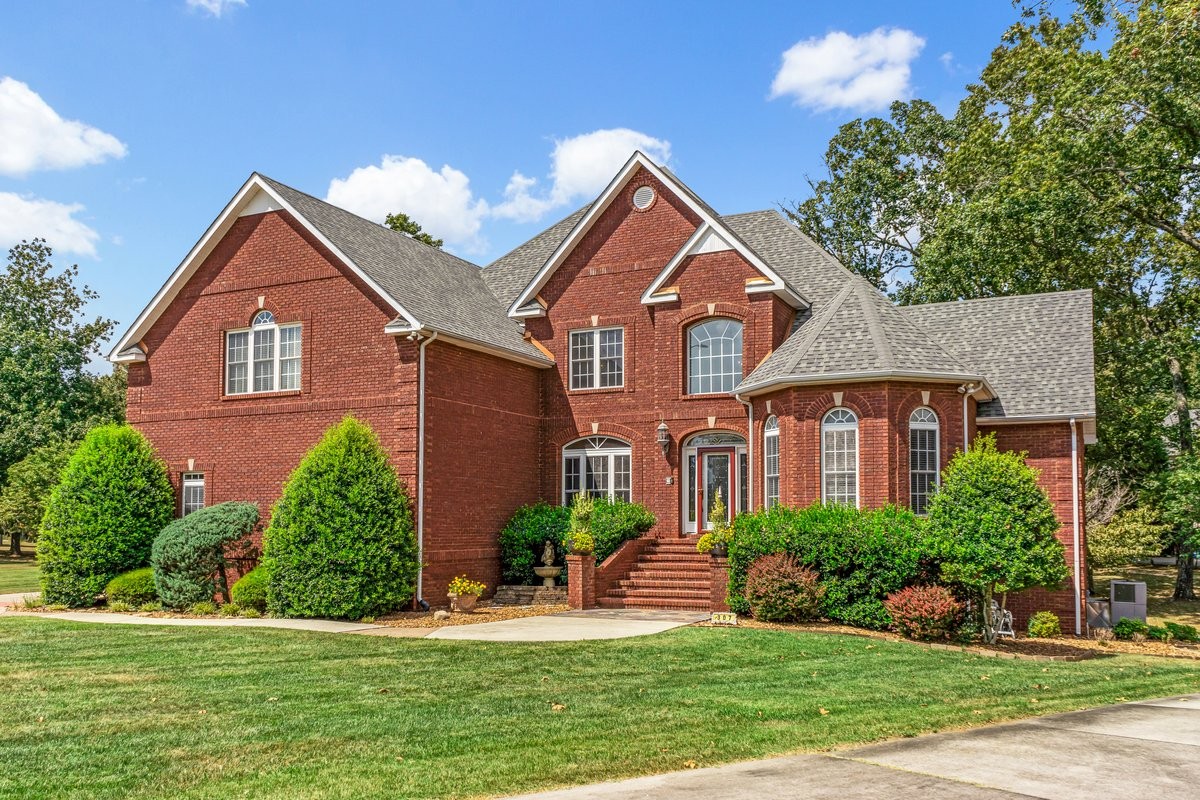 307 New Kent Ct Property Photo 1