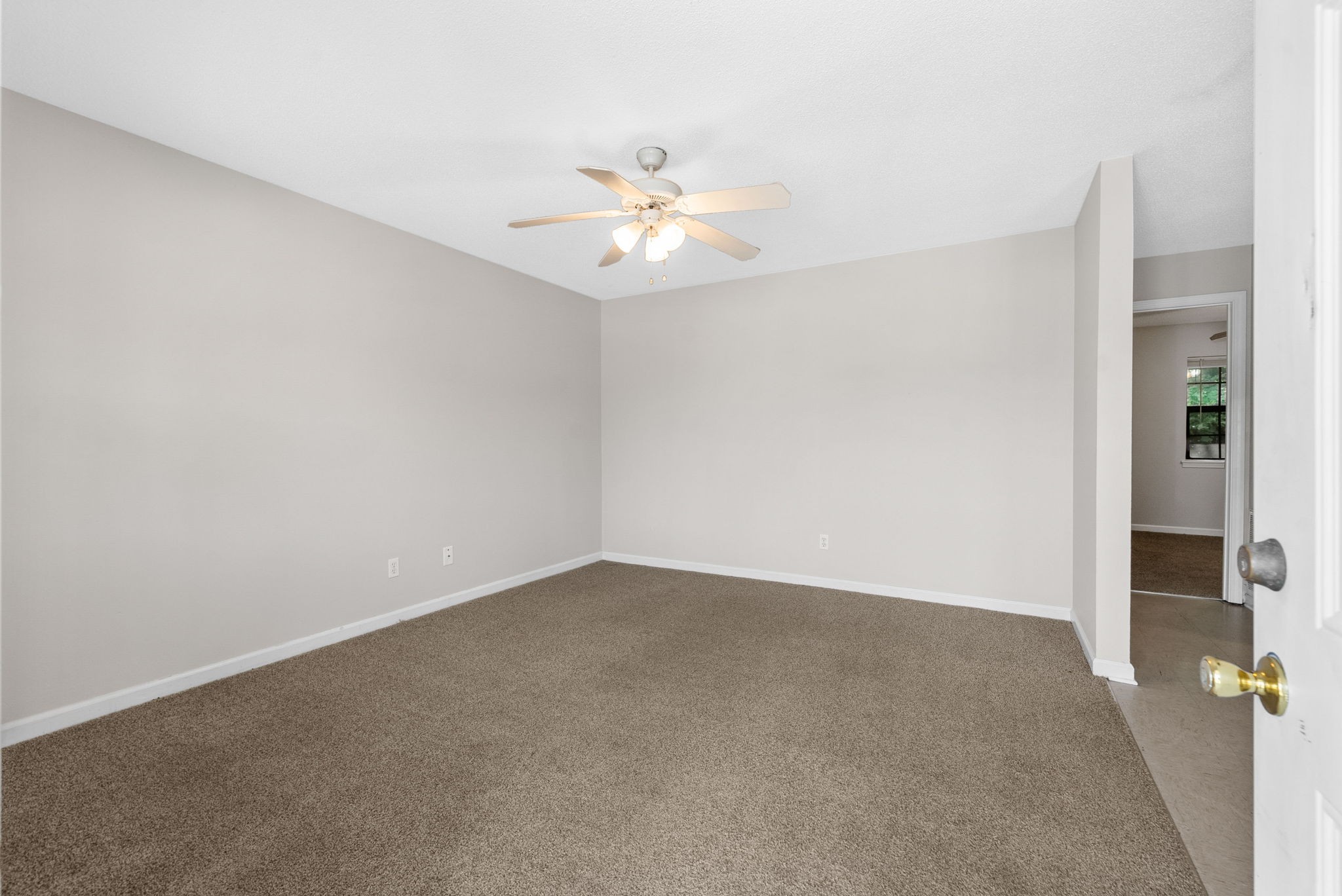 1375 Thompsonville Lane Property Photo 3