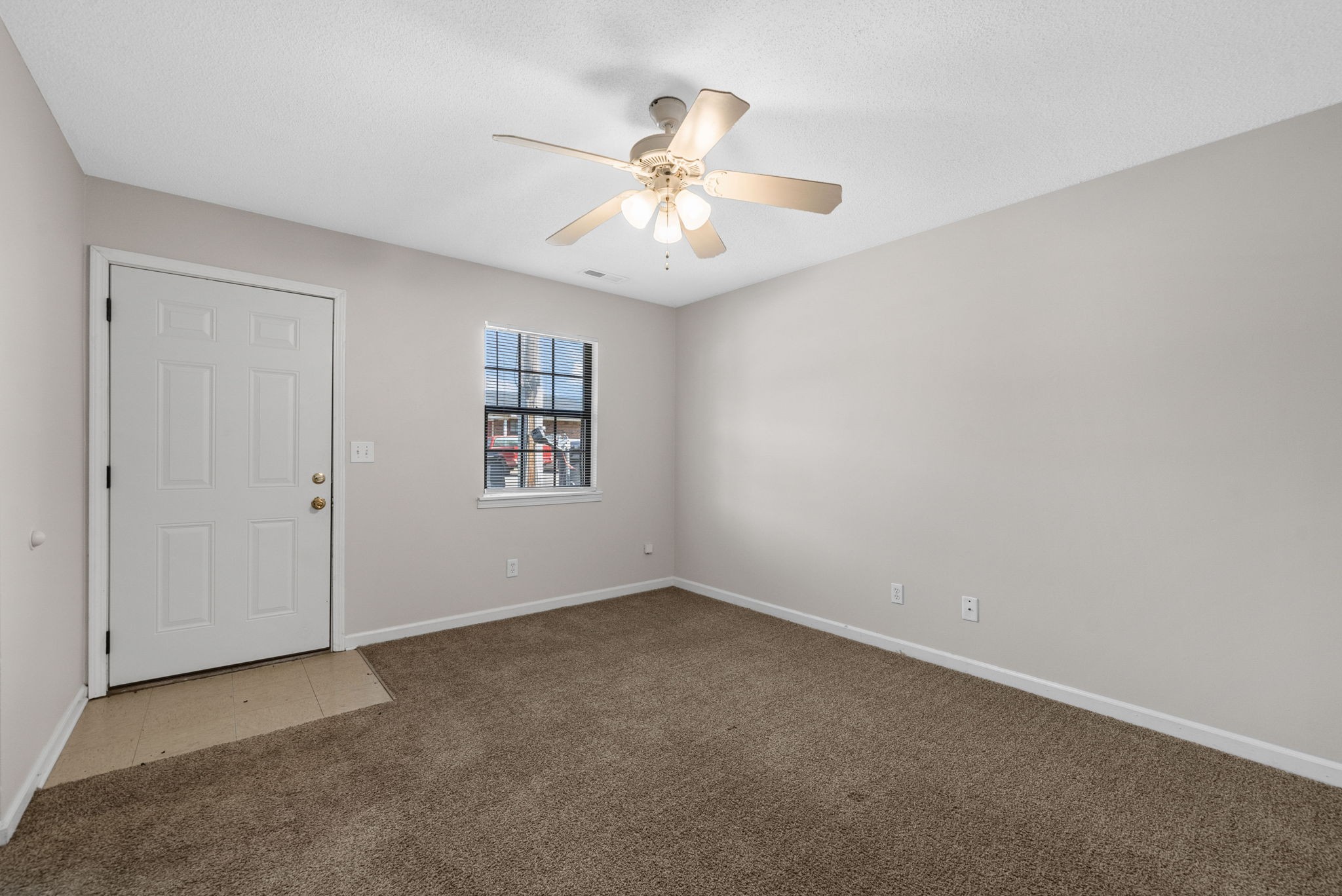 1375 Thompsonville Lane Property Photo 5