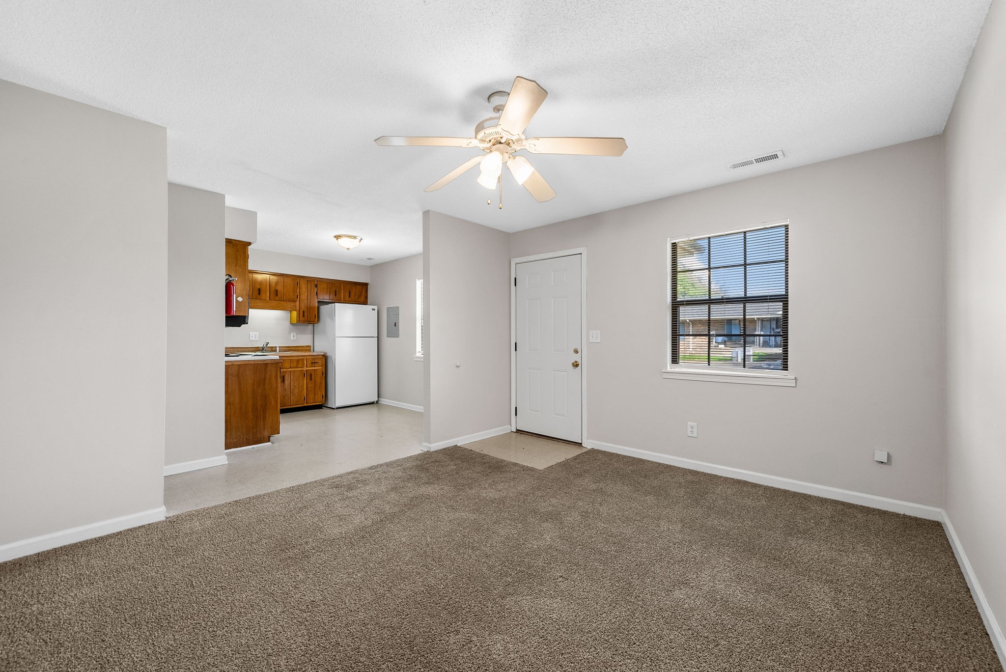 1375 Thompsonville Lane Property Photo 6