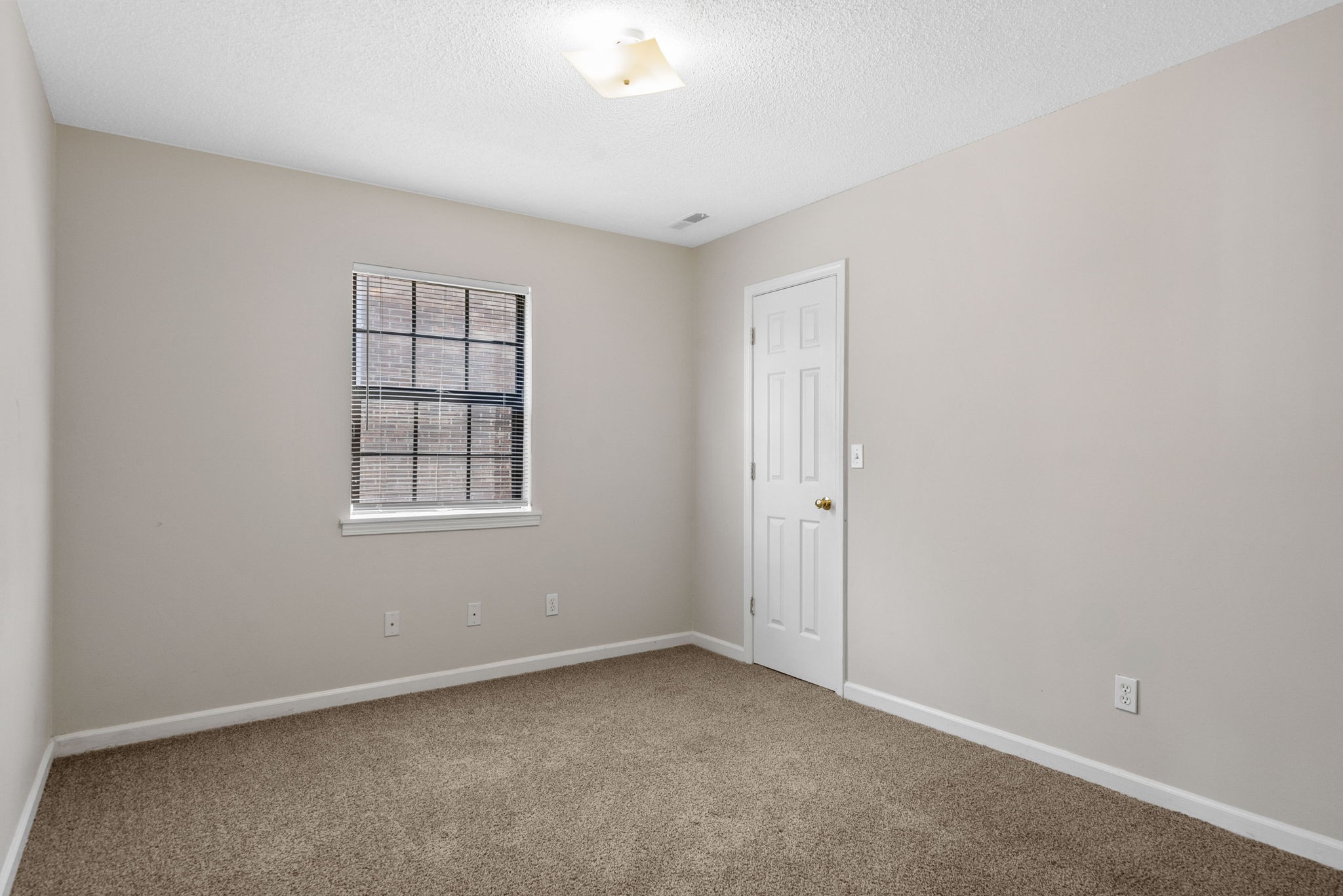 1375 Thompsonville Lane Property Photo 11