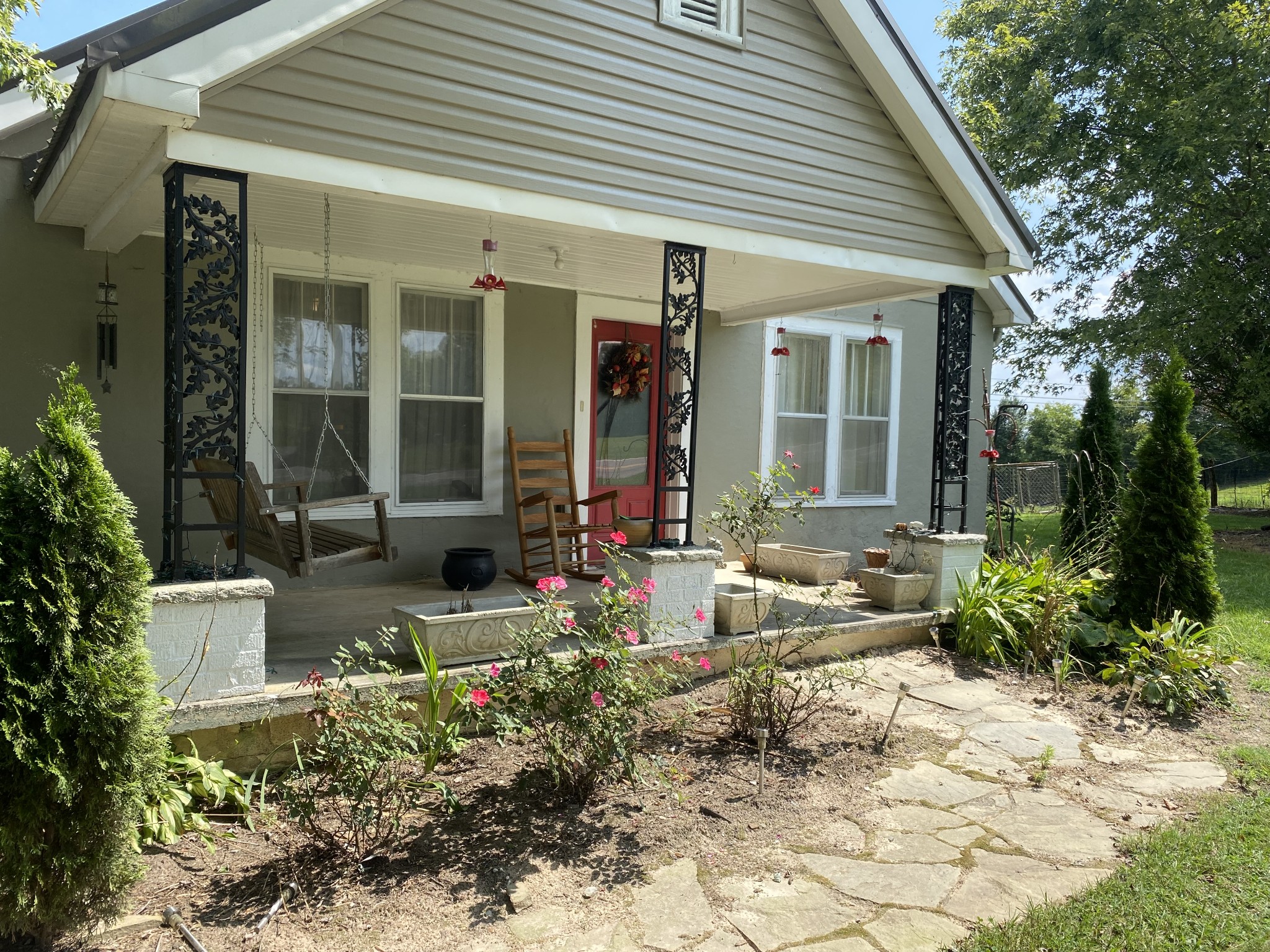 691 Hodges Bridge Rd Property Photo 1