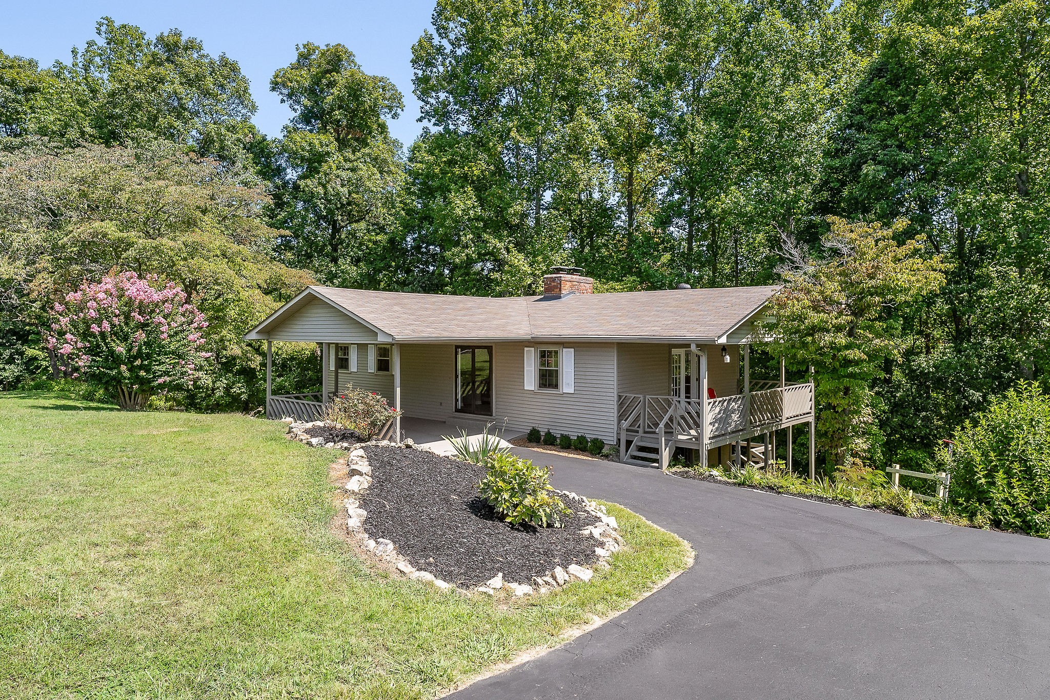 442 Rolling Acres